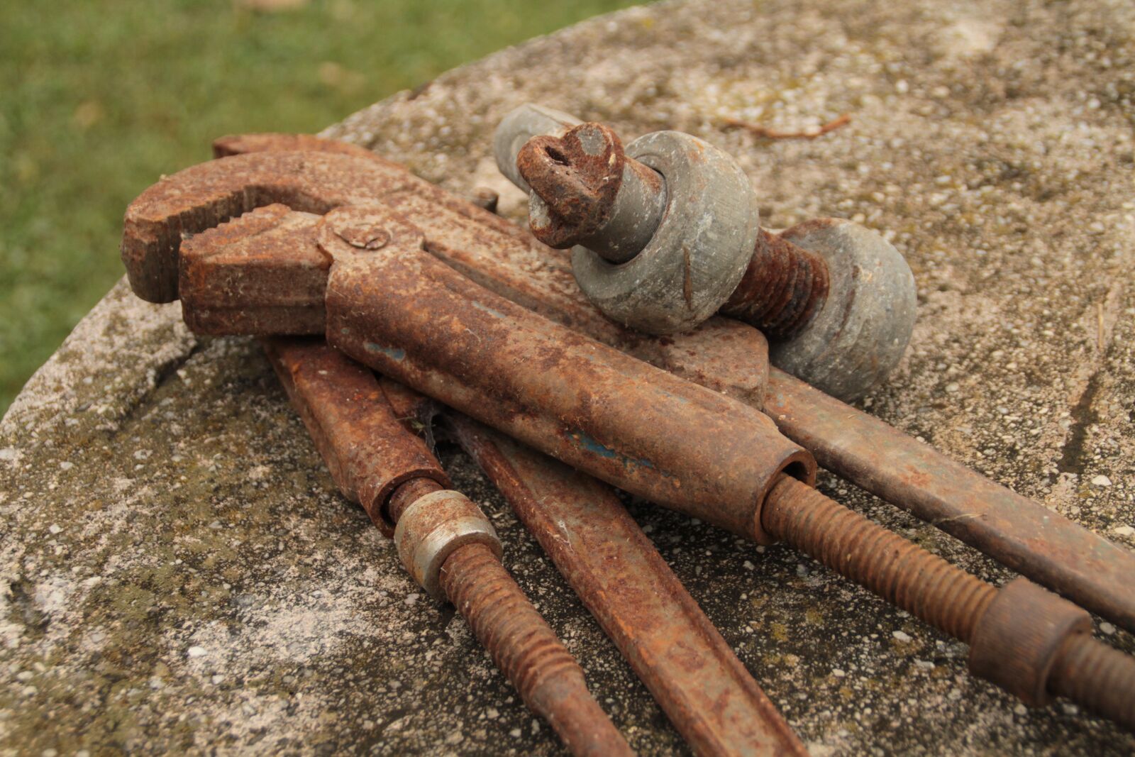 Canon EOS 7D sample photo. Tools, rust, metal photography
