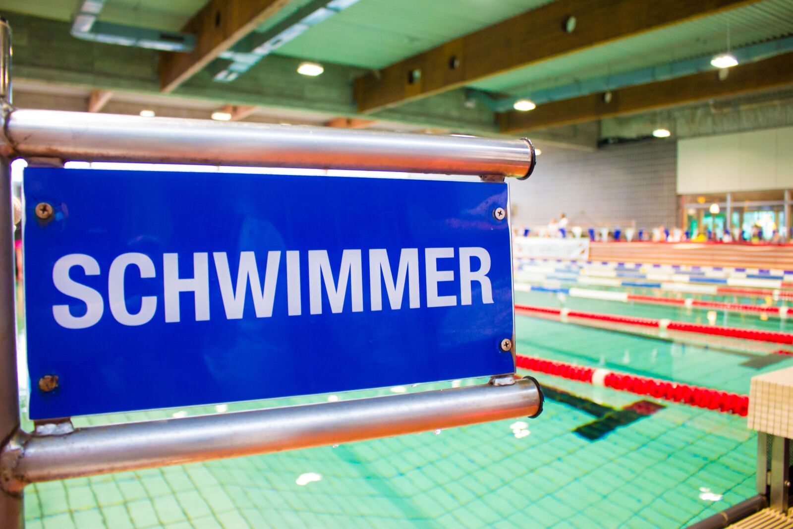 Canon EOS 700D (EOS Rebel T5i / EOS Kiss X7i) sample photo. Swimmer, swim, swimming pool photography