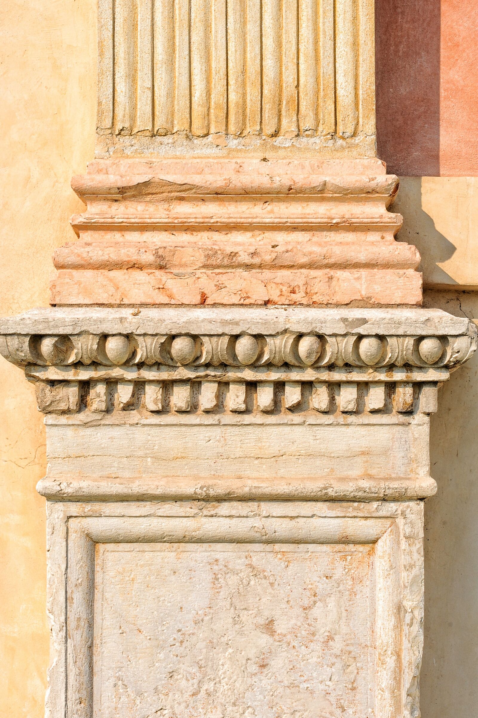Nikon D700 sample photo. Wall, column, texture photography