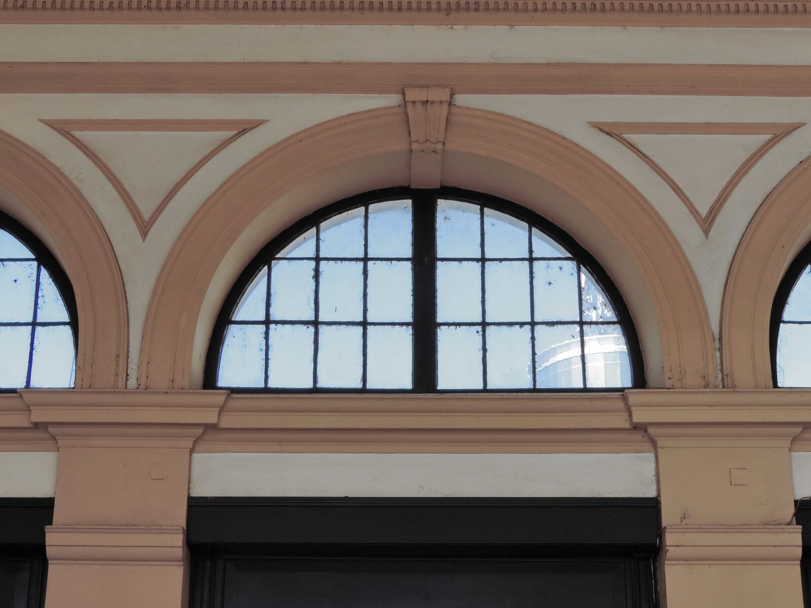 Nikon Coolpix P520 sample photo. Arches, architectural style, baroque photography