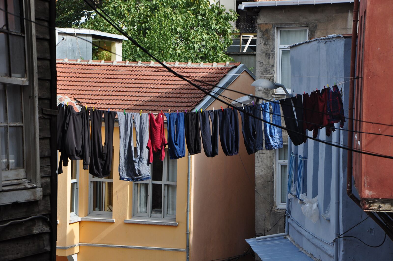 Nikon D90 sample photo. Balat, rope washing, travel photography