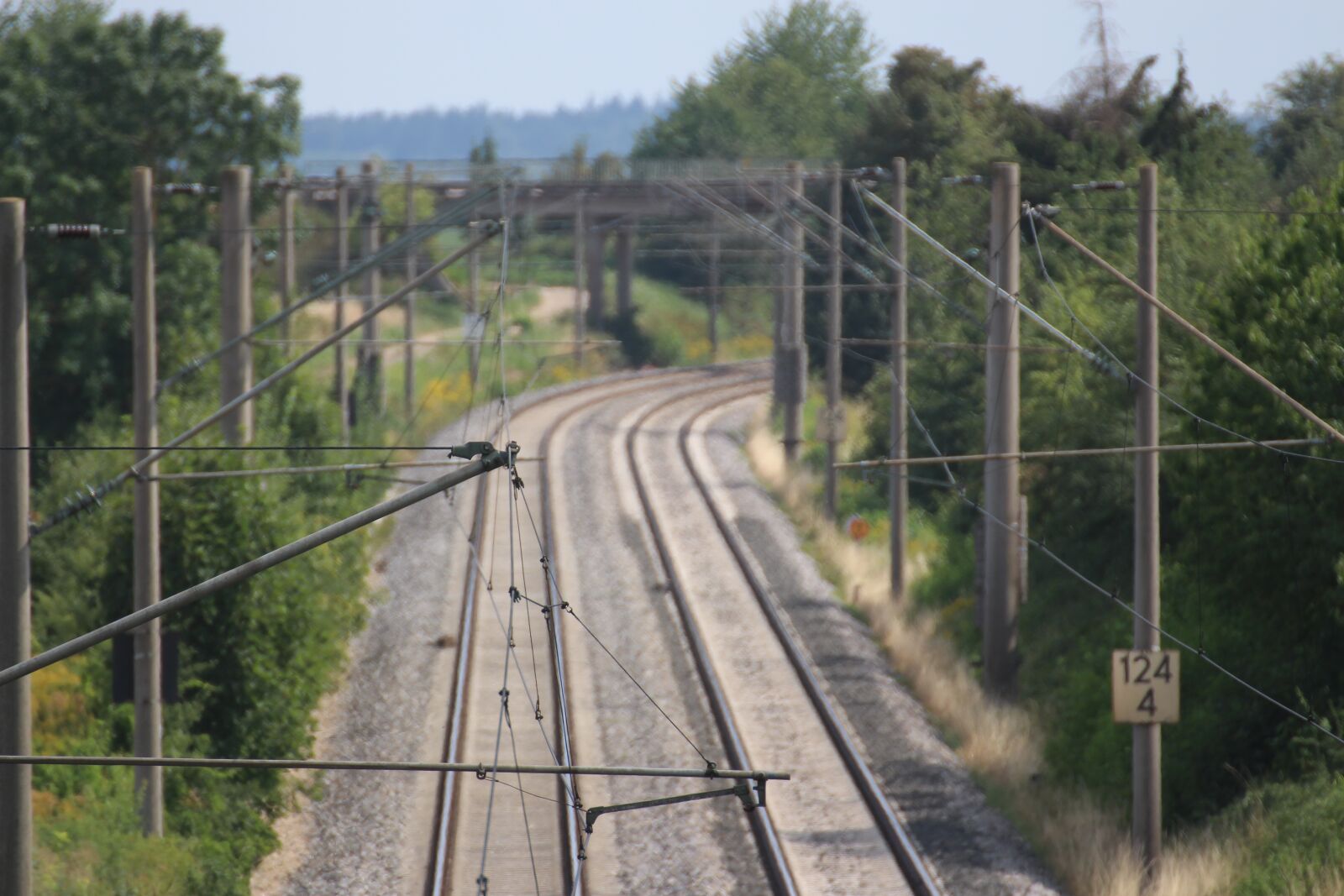 Canon EOS 700D (EOS Rebel T5i / EOS Kiss X7i) sample photo. Rails, upper lines, railway photography