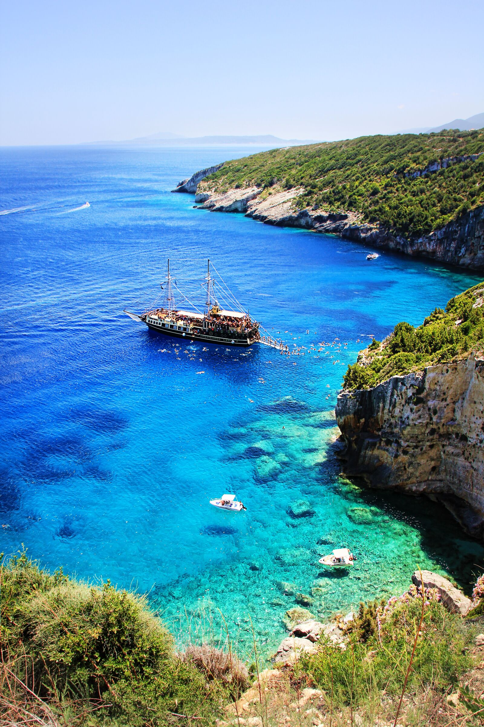 Canon EOS 550D (EOS Rebel T2i / EOS Kiss X4) sample photo. Zakynthos, sea, ship photography