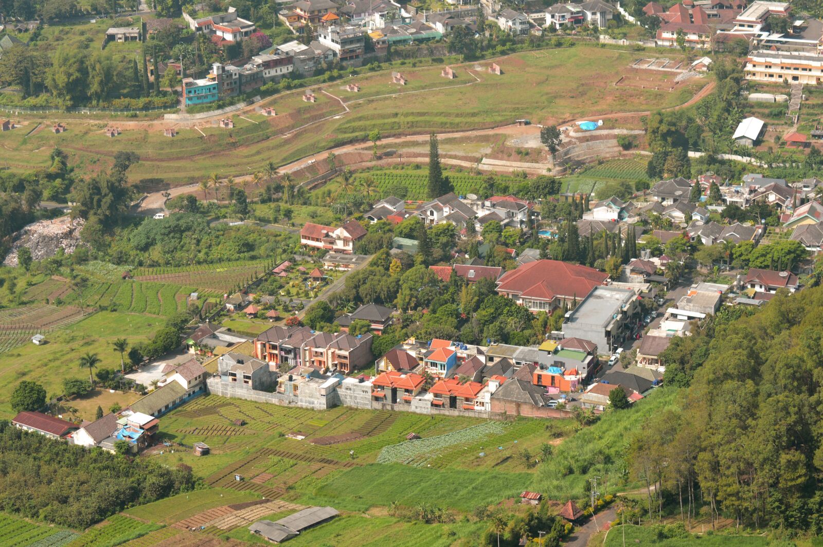 Nikon D5200 sample photo. Town, house, hill photography