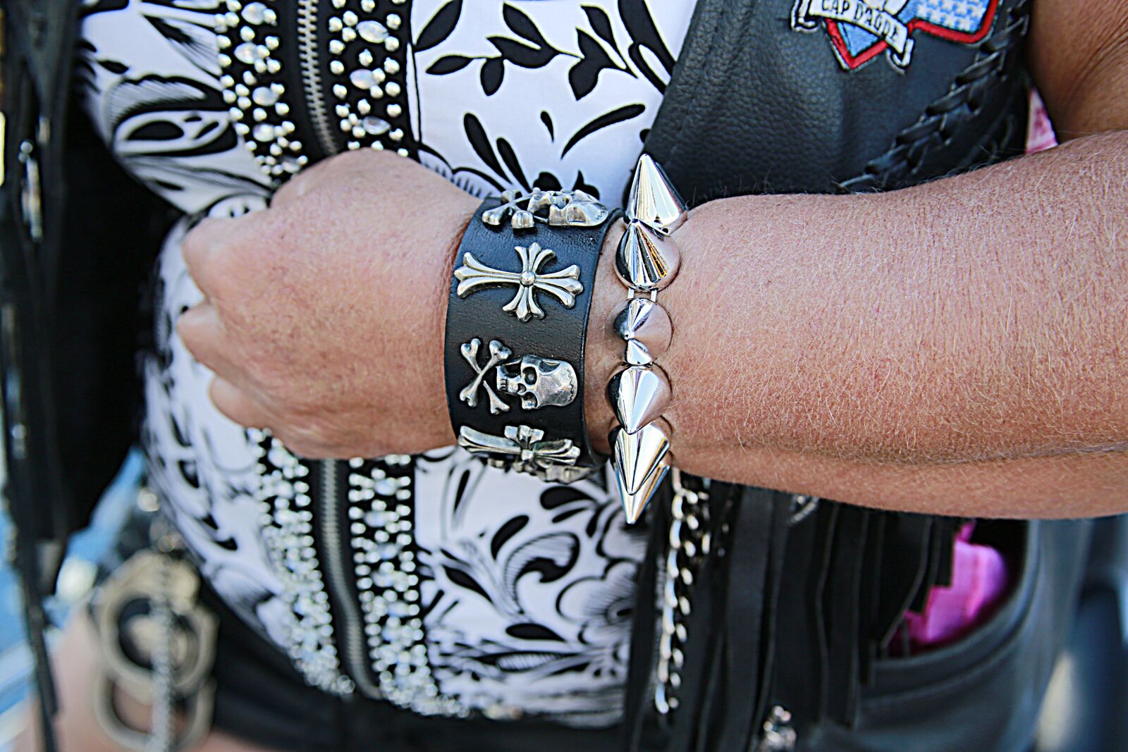Canon EOS 5D Mark III sample photo. Jewelry, bracelet, leather photography