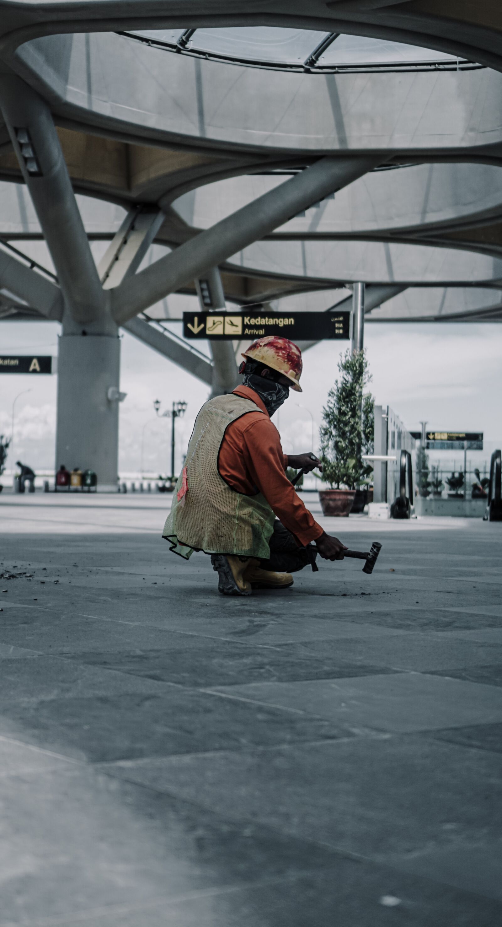 Sony a6000 + Sony E 35mm F1.8 OSS sample photo. Dark, the mood, airport photography