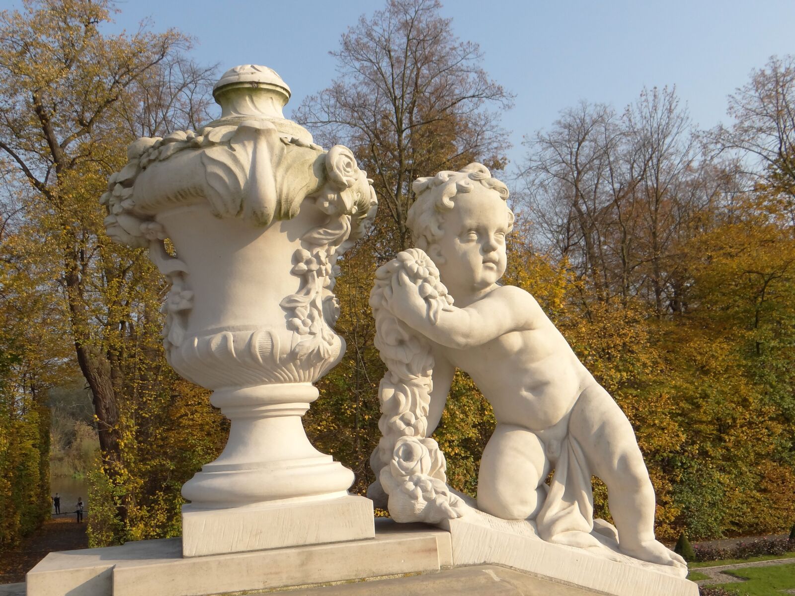 Sony DSC-HX200V sample photo. Putto, sculpture, copy photography