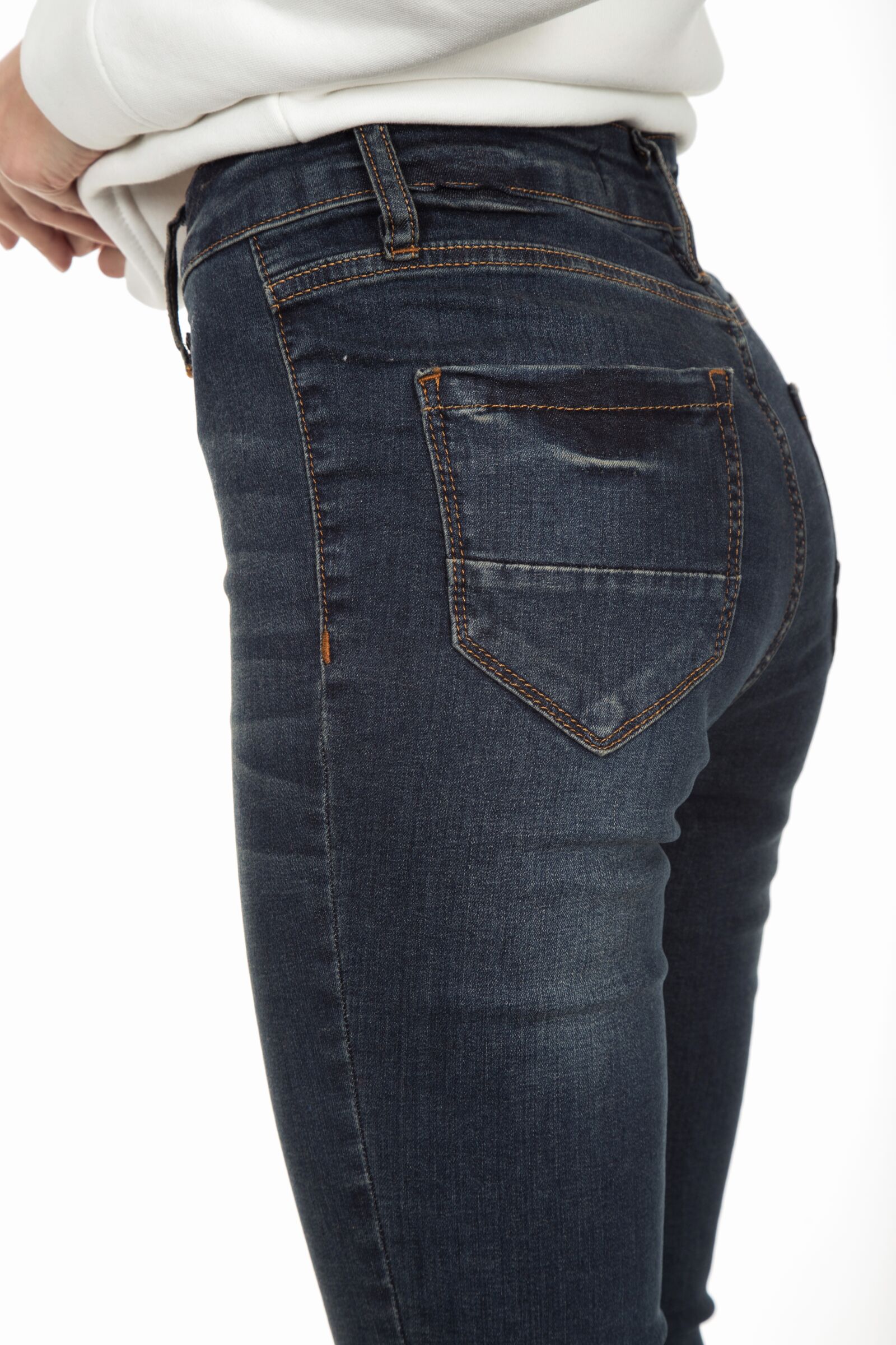 Canon EOS 6D + Canon EF 24-105mm F4L IS USM sample photo. Denim, blue, jeans photography