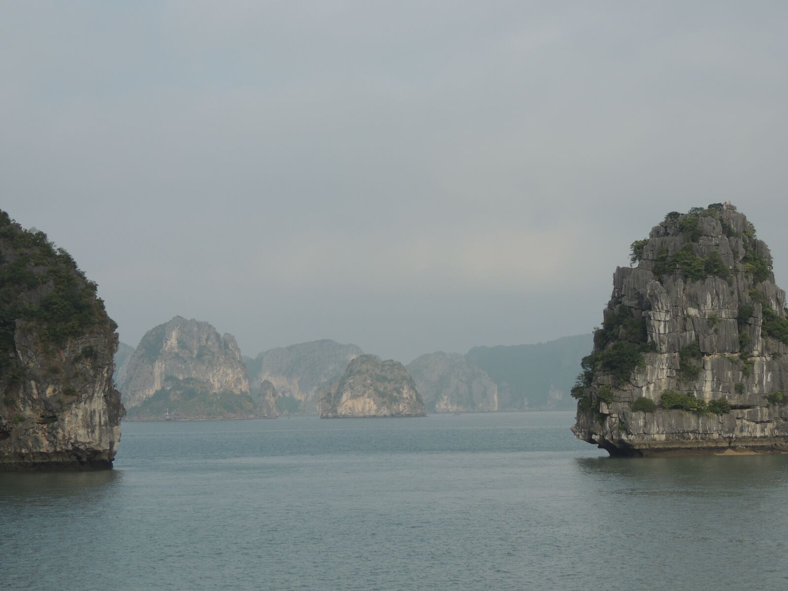 Nikon Coolpix P510 sample photo. Vietnam, halong bay, scenic photography