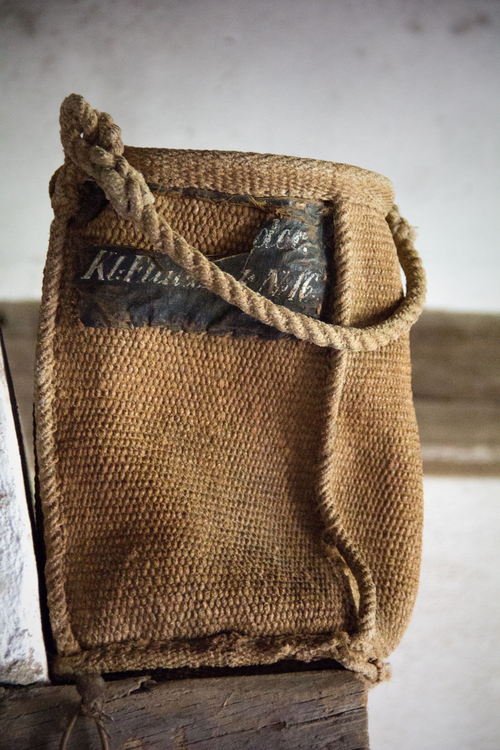 Canon EF-S 18-135mm F3.5-5.6 IS sample photo. Bag, jute bag, jute photography