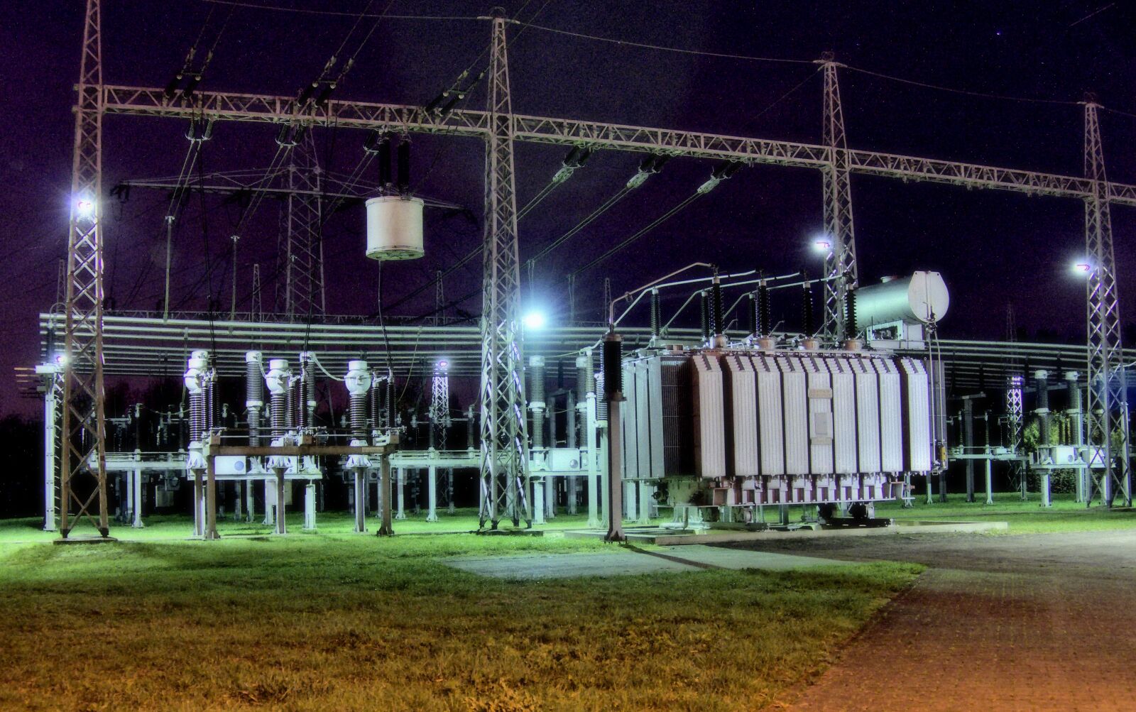 Panasonic Lumix DMC-FZ1000 sample photo. Substation, hdr, creepy photography
