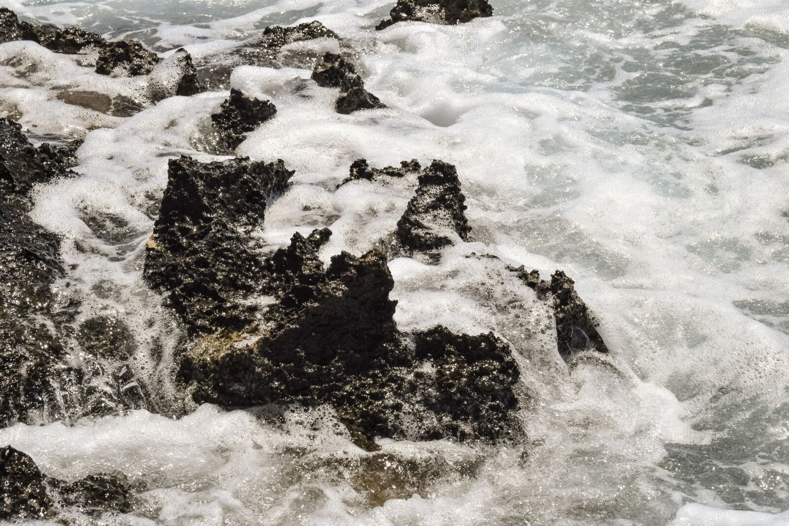 Nikon D3300 sample photo. Foam, wave, coast photography