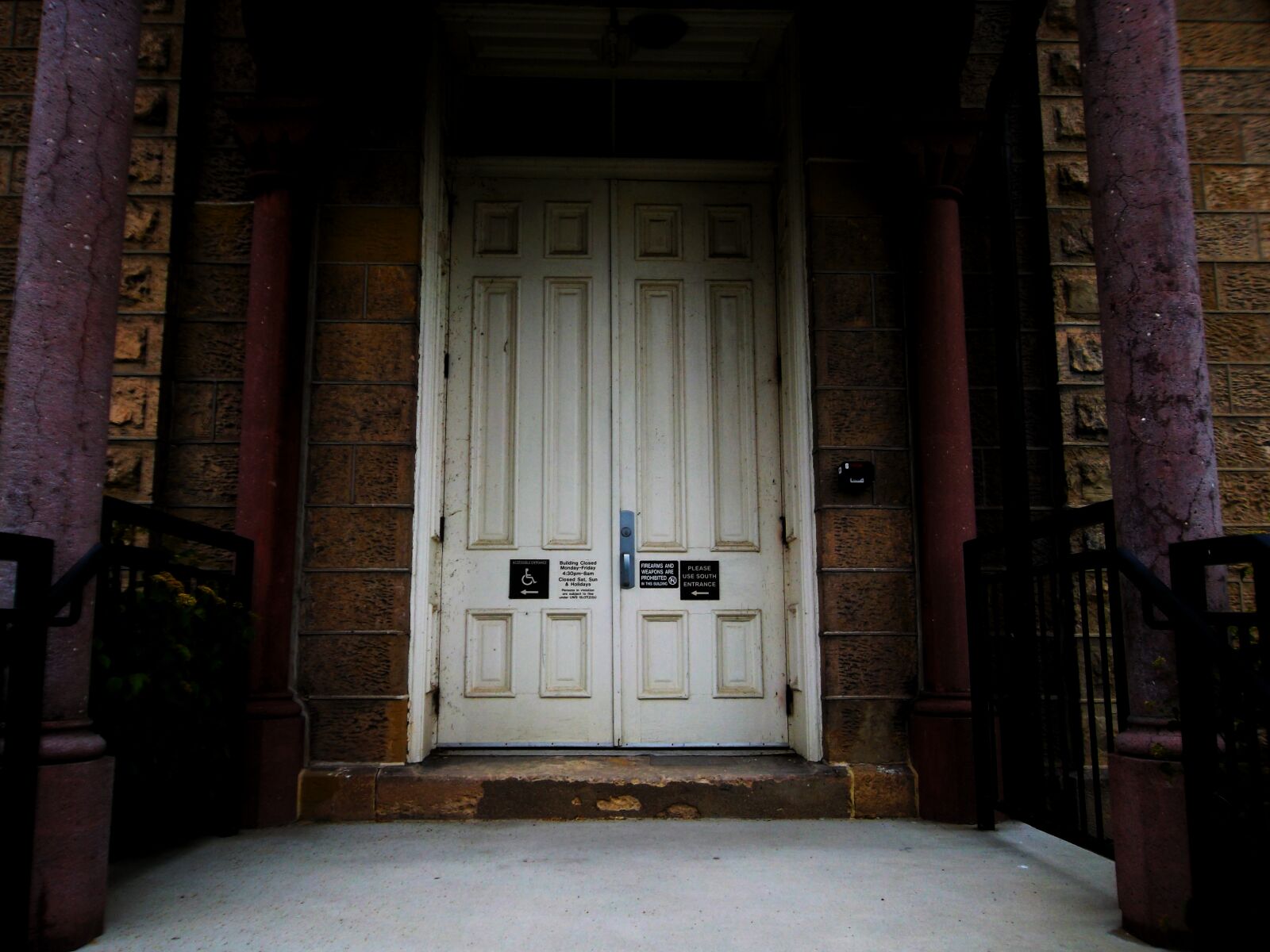 Samsung ST65 sample photo. Doors, mysterious, mystery photography