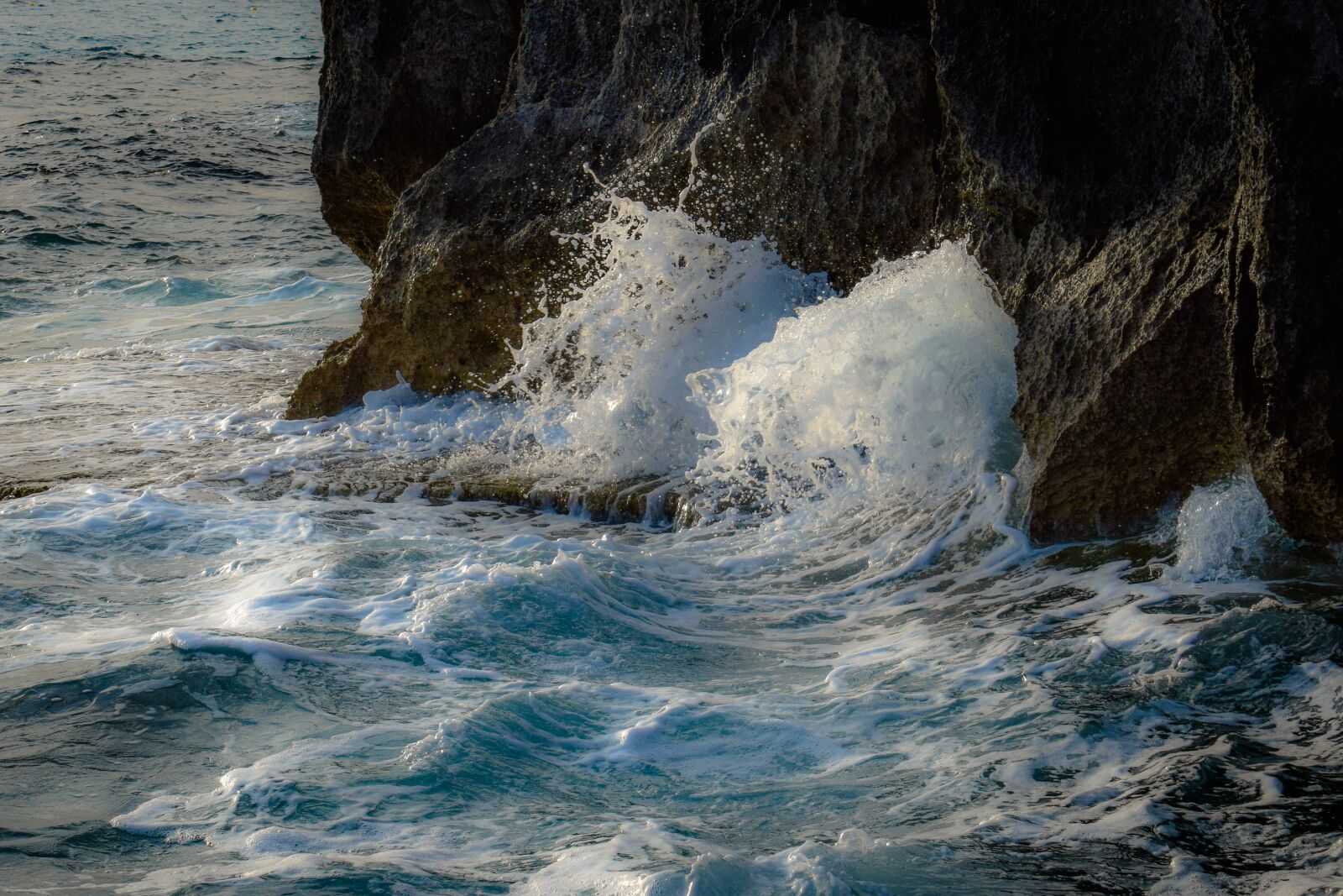 Nikon D3300 sample photo. Wave, crushing, rocky coast photography