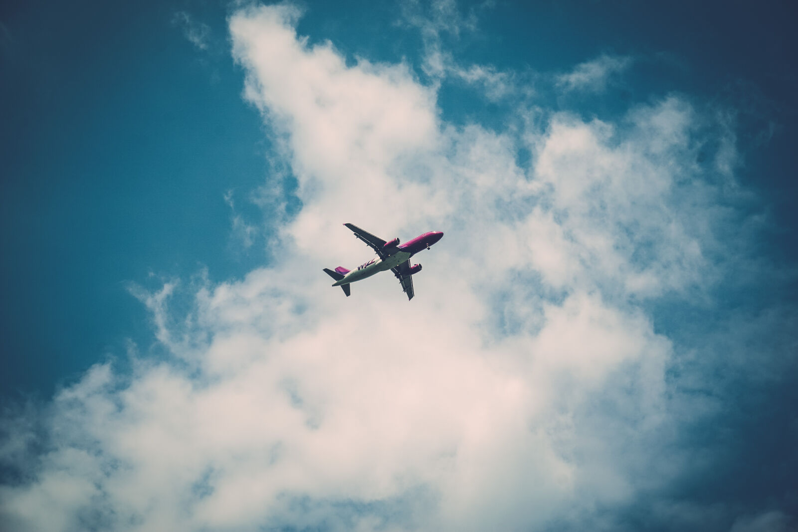 Sony a6000 sample photo. Flight, sky, clouds, aircraft photography