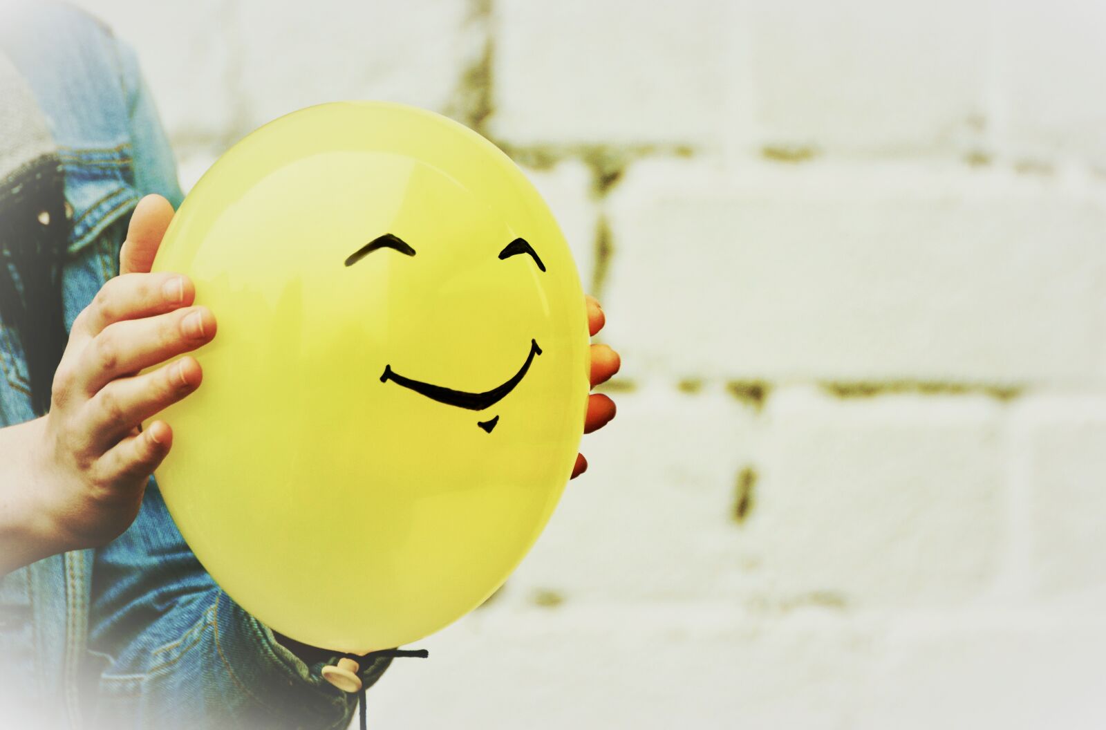 Nikon D5200 sample photo. Balloon, smiley, smile photography