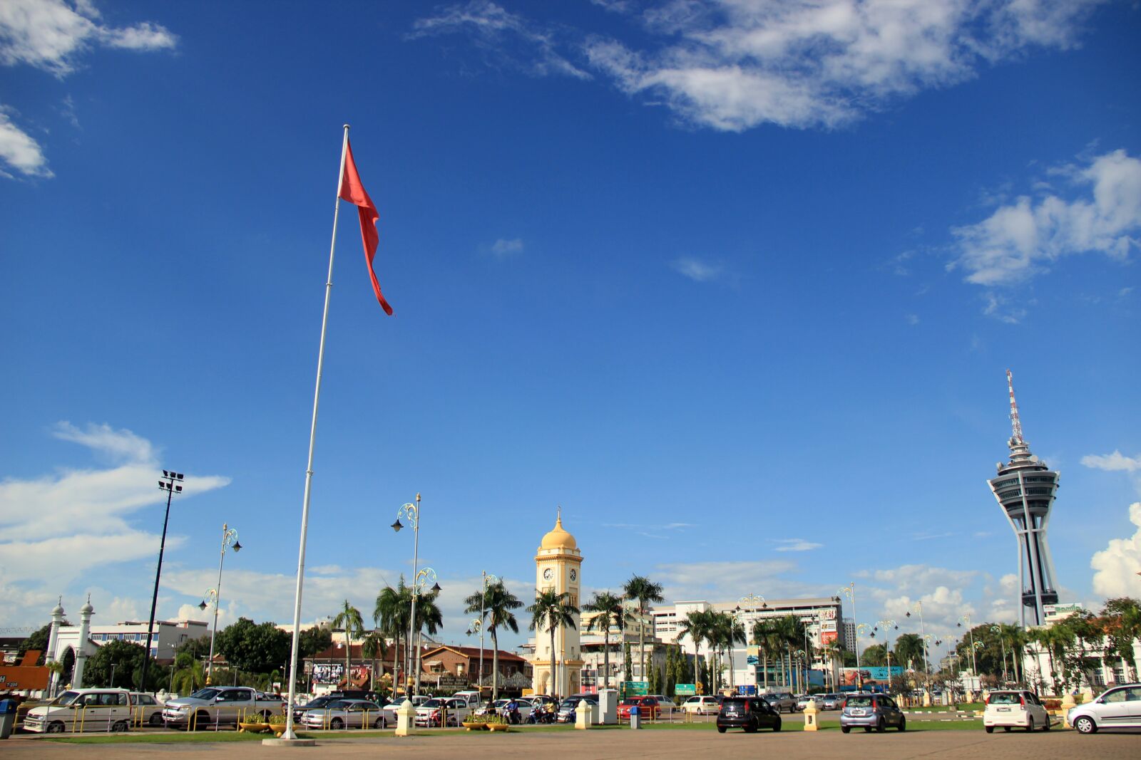 Canon EF-S 18-135mm F3.5-5.6 IS sample photo. Flag, perlis, alor setar photography