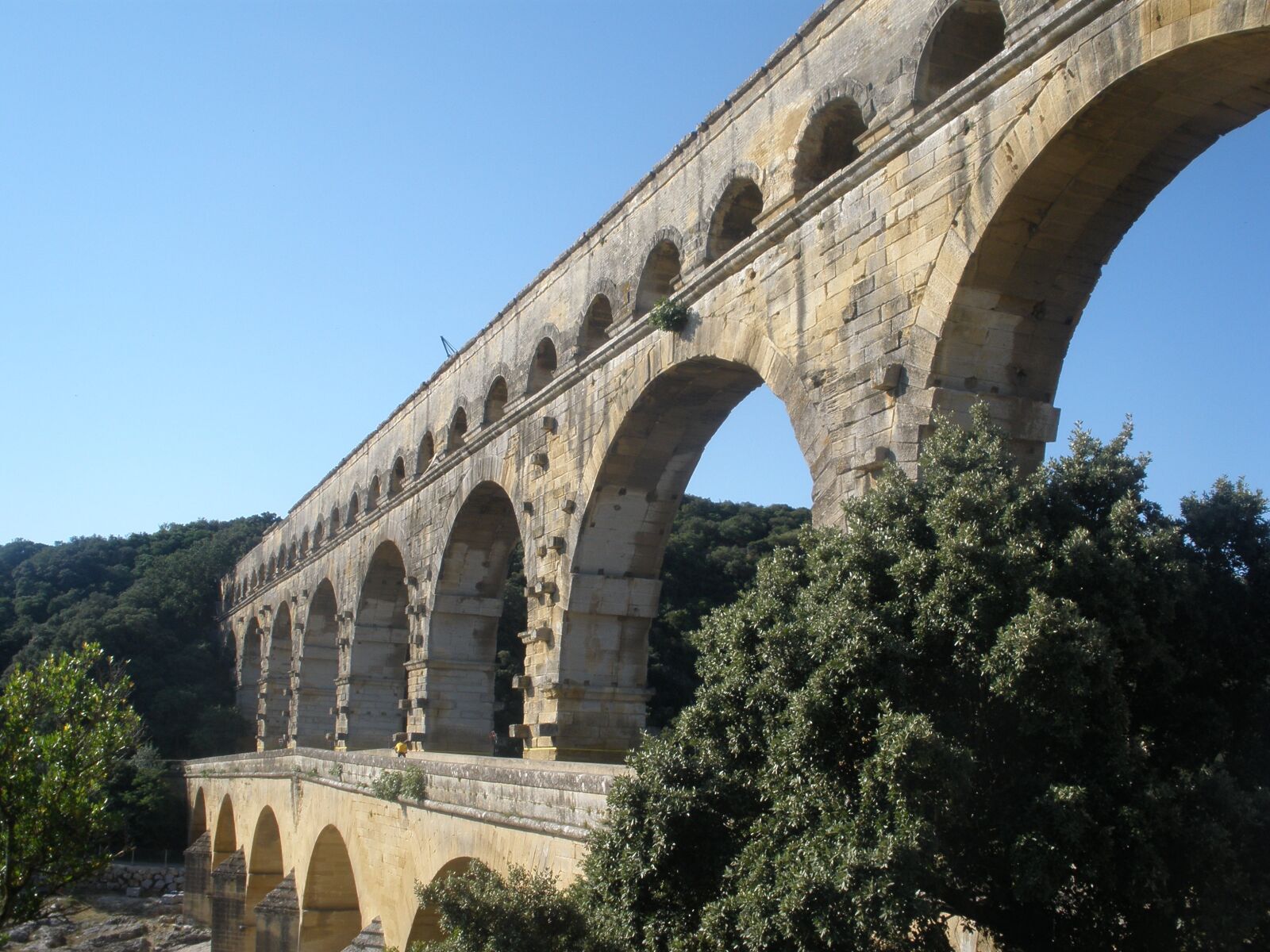 Olympus FE340,X855,C560 sample photo. Roman aqueduct, aqueduct, archaeology photography