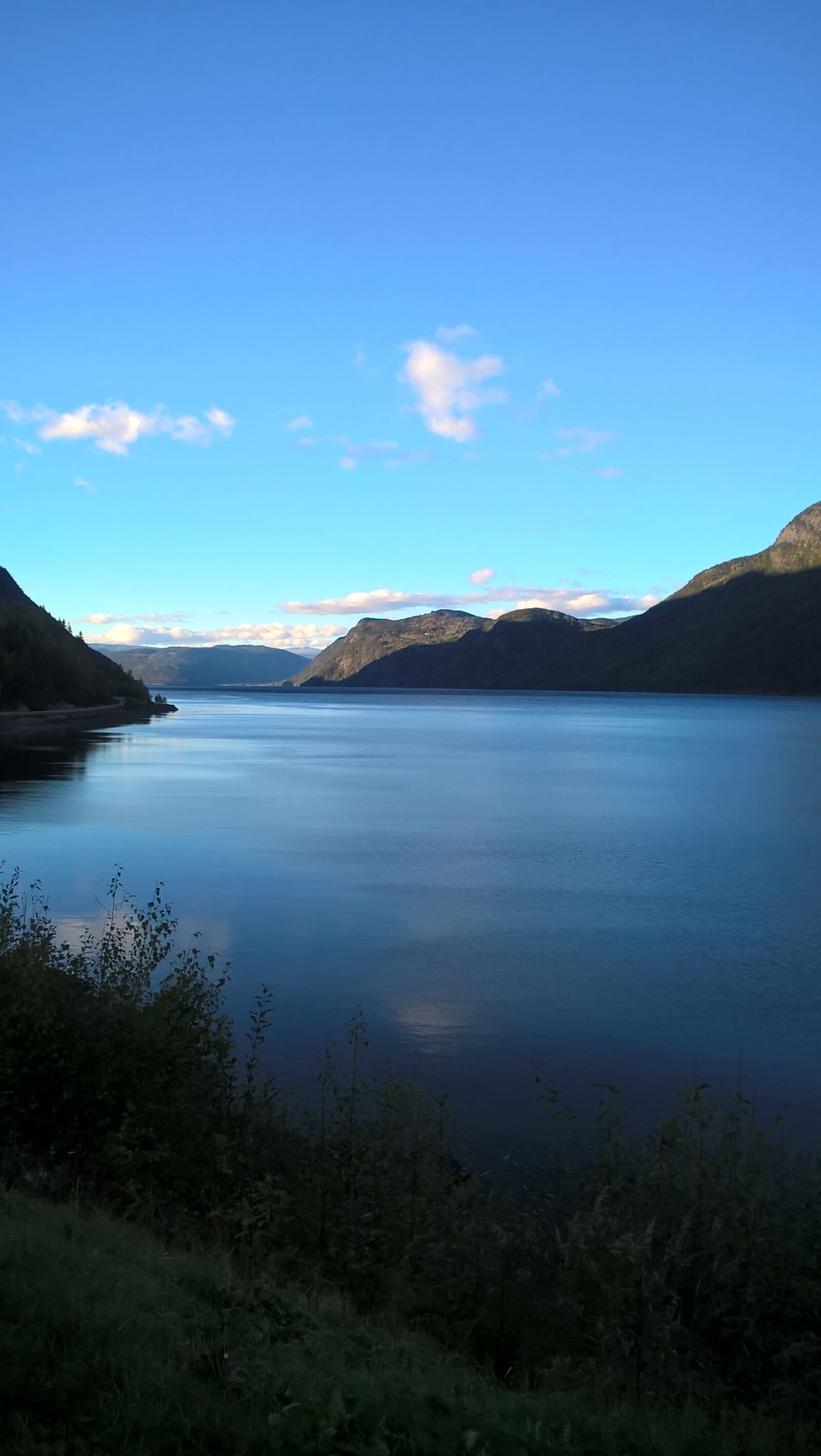 Microsoft Lumia 640 LTE sample photo. Monolithic part of the photography