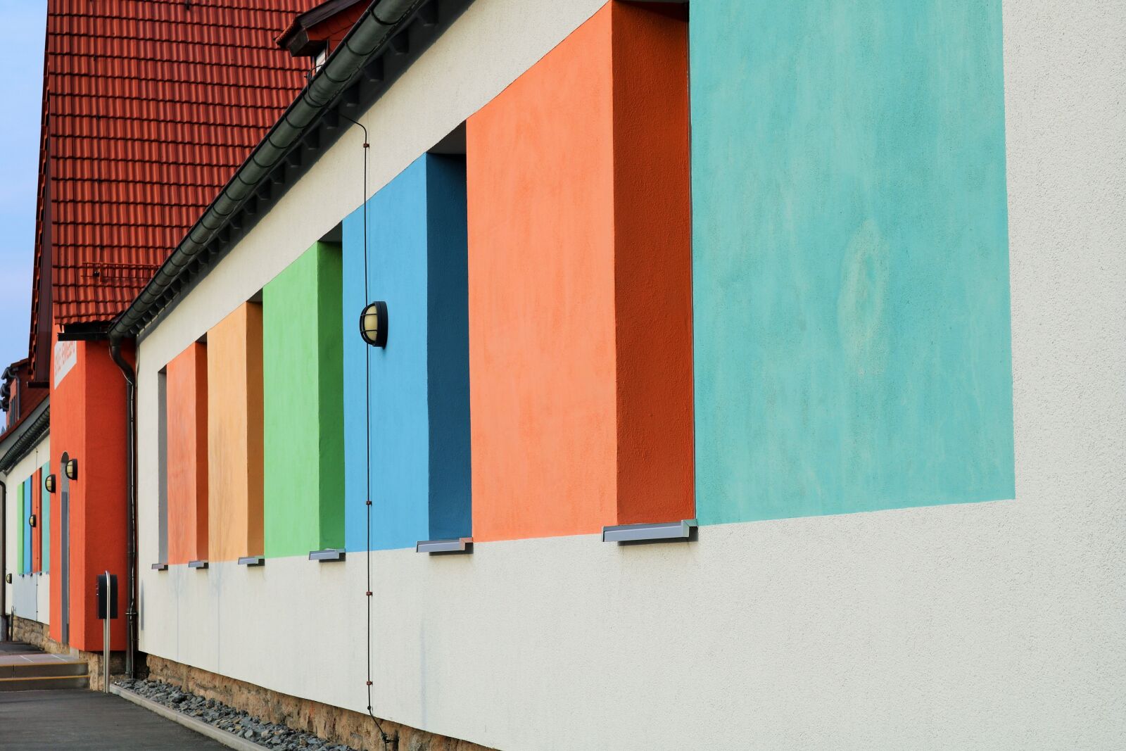 Canon EOS 750D (EOS Rebel T6i / EOS Kiss X8i) sample photo. Architecture, house, window photography