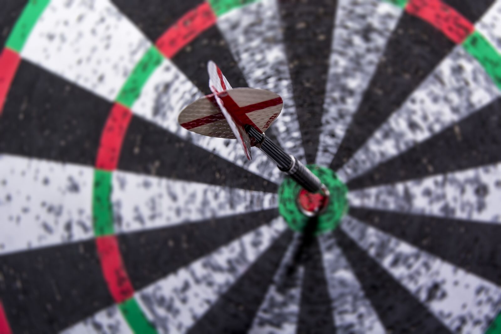 Nikon D5200 sample photo. Dart, arrow, target photography