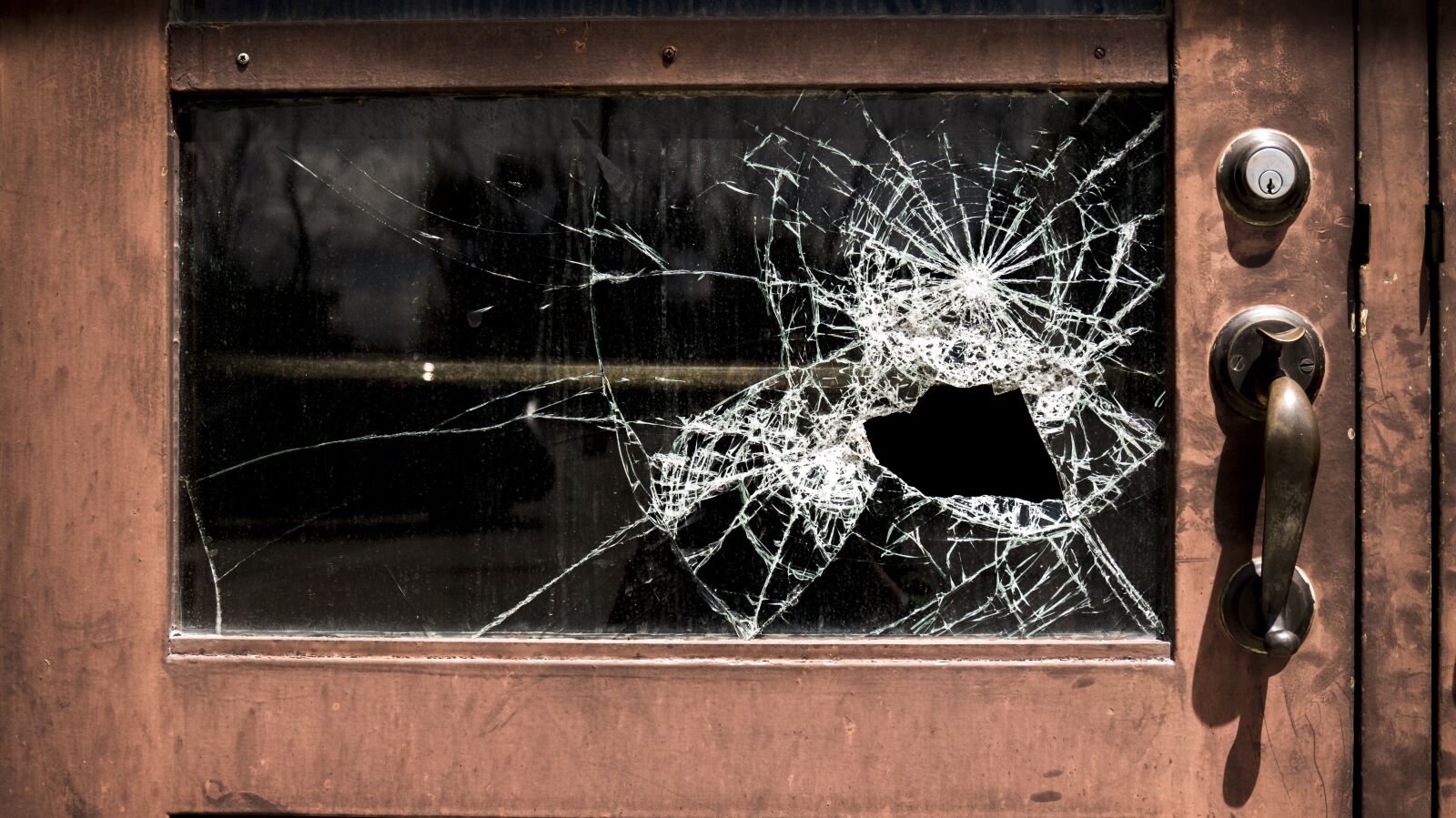 Sony Alpha a5000 (ILCE 5000) sample photo. Broken, glass, school photography
