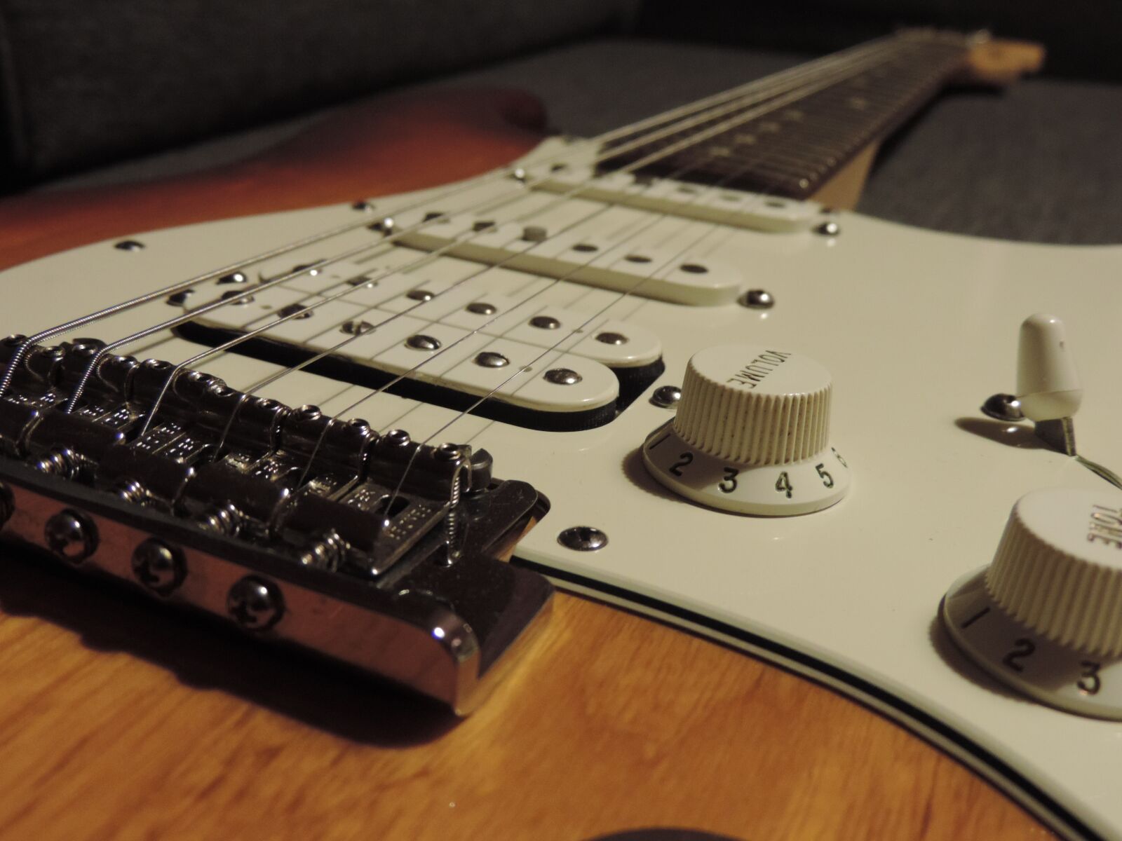 Nikon Coolpix P520 sample photo. Guitar, music, instrument photography
