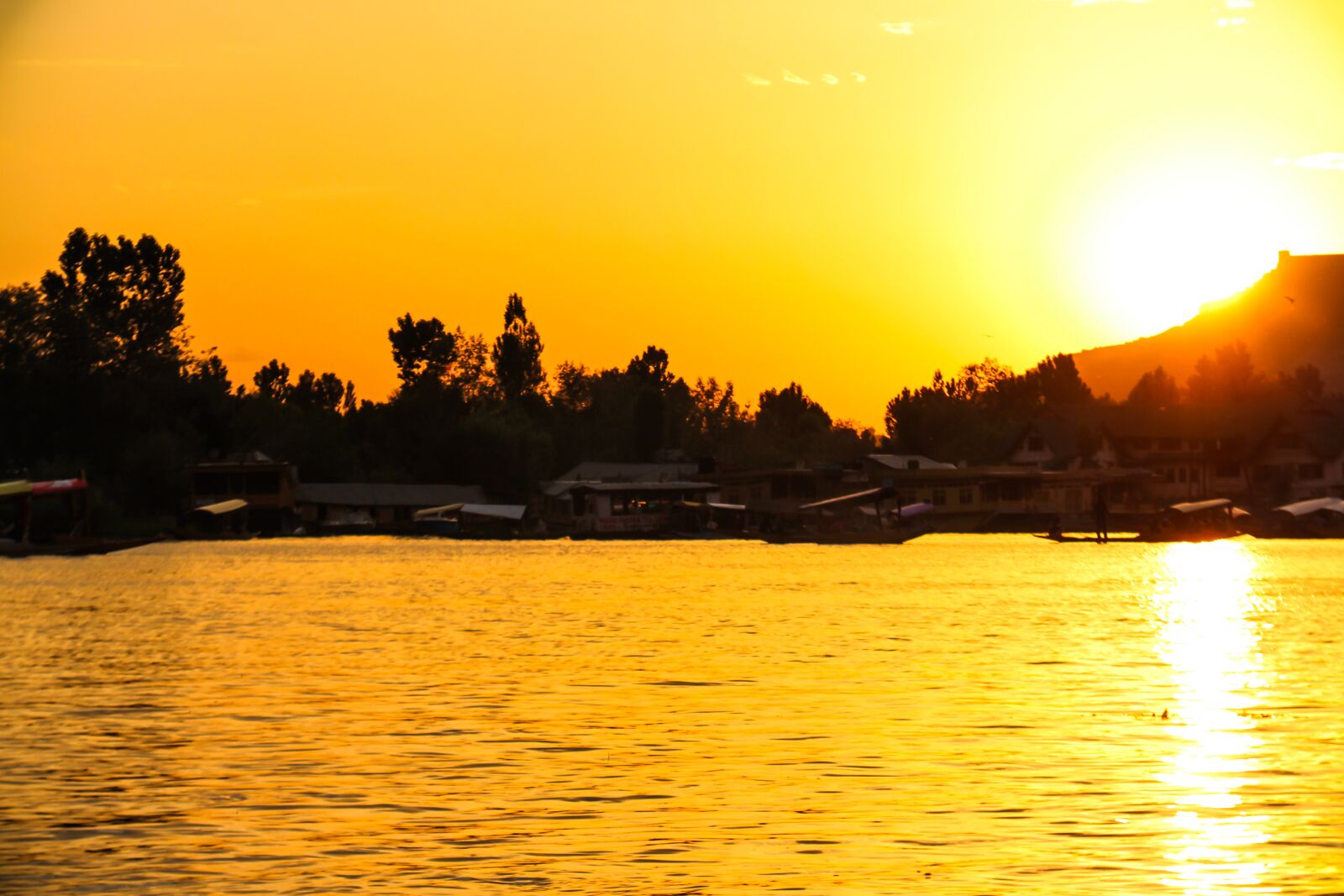 Canon EOS 700D (EOS Rebel T5i / EOS Kiss X7i) sample photo. Sunrise, lake, nature photography