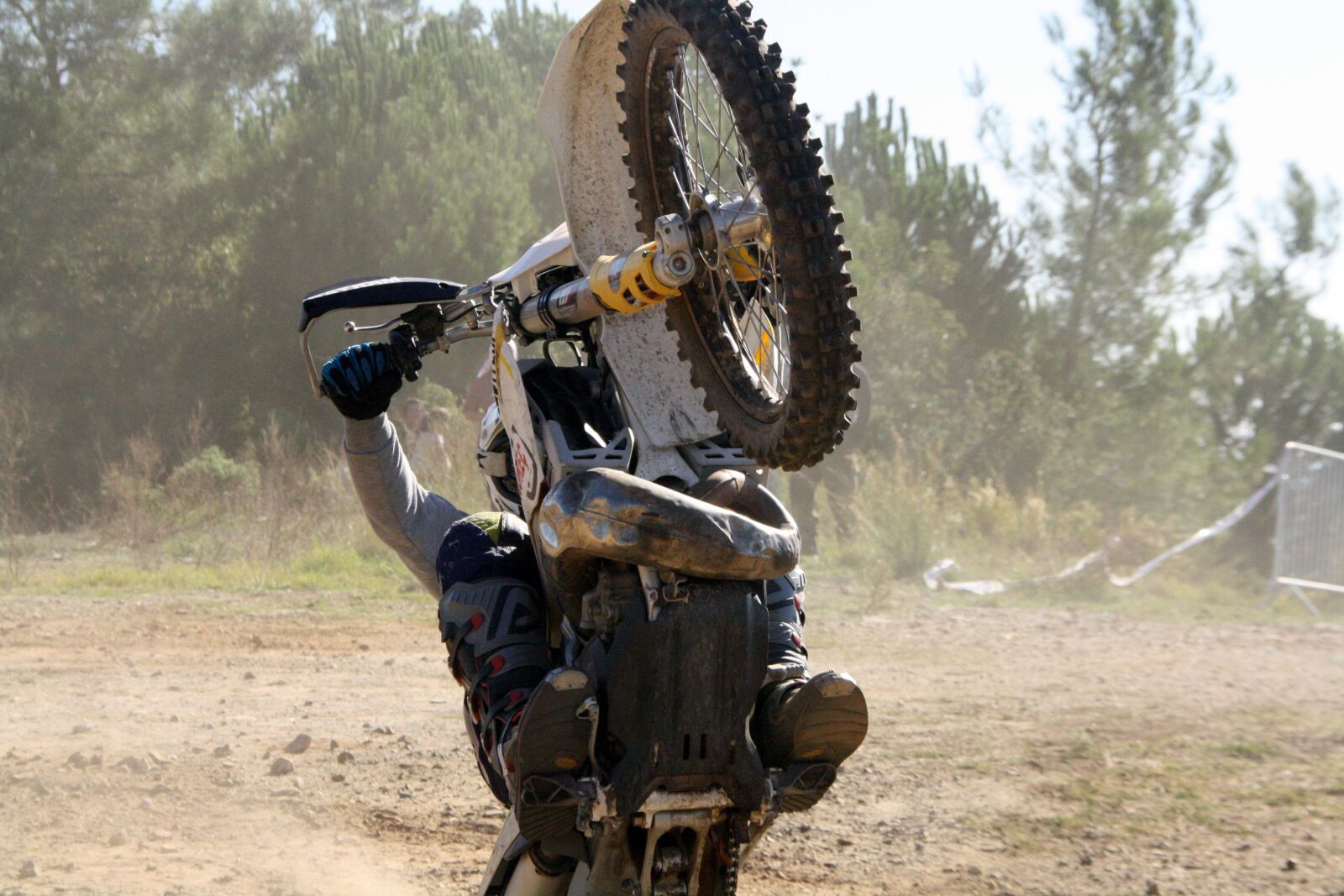 Canon EOS 1000D (EOS Digital Rebel XS / EOS Kiss F) sample photo. Motocross, race, competition photography