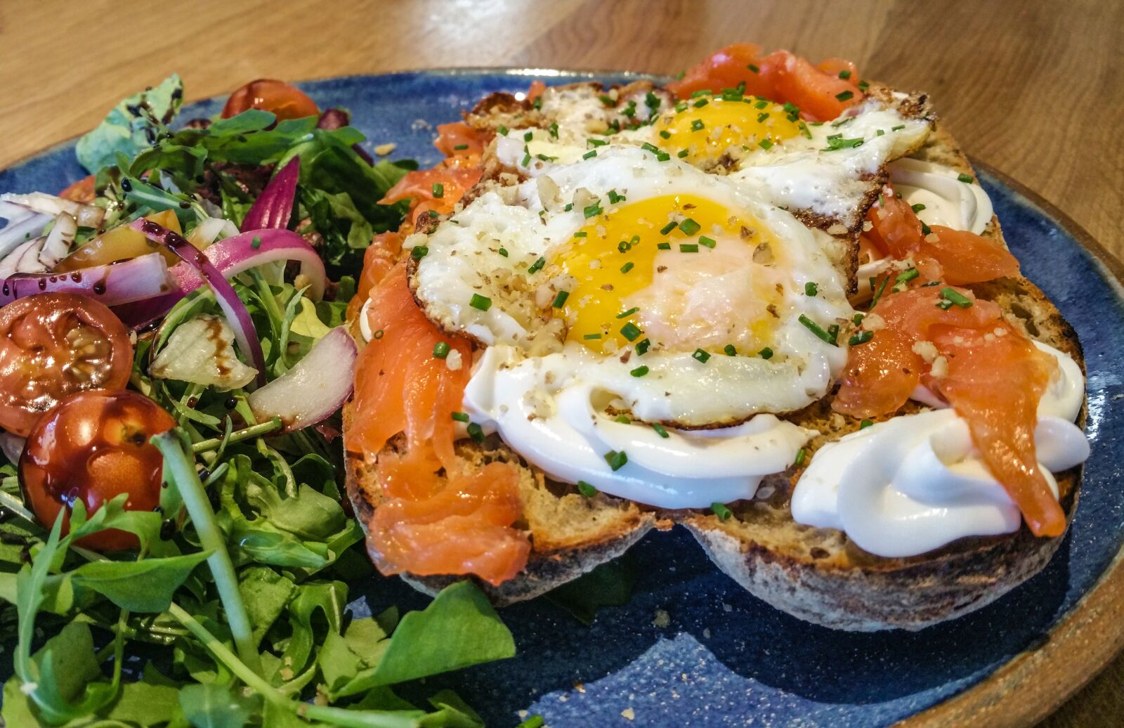 Samsung Galaxy Note4 sample photo. Sandwich, salmon, fried egg photography