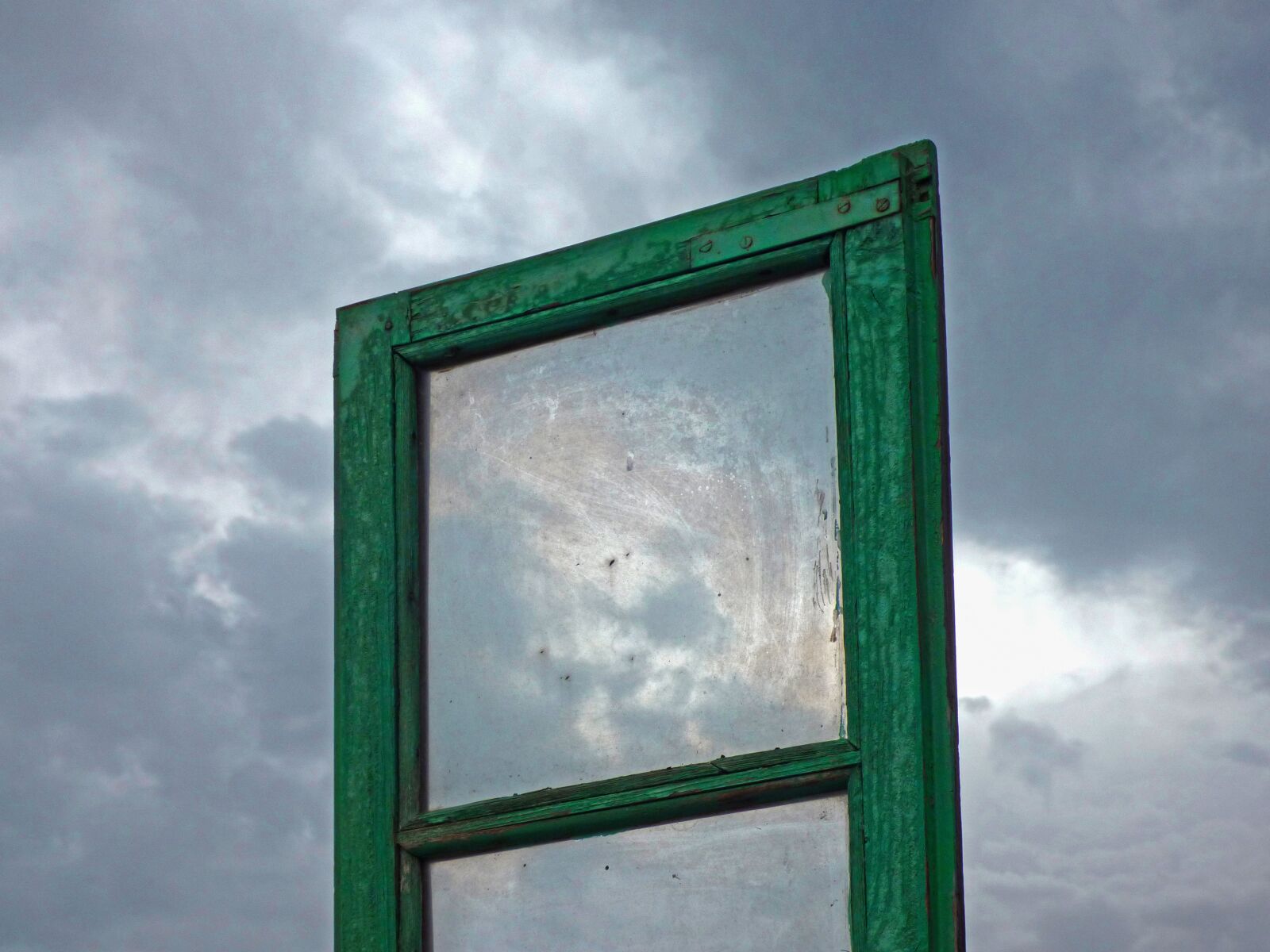 Panasonic Lumix DMC-FZ70 sample photo. Window, gray sky, threatening photography