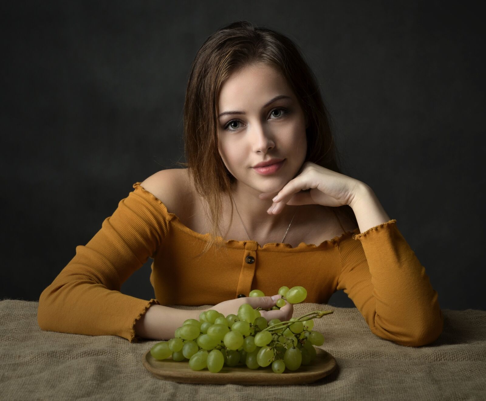 Nikon D7000 sample photo. Girl, grapes, beauty photography