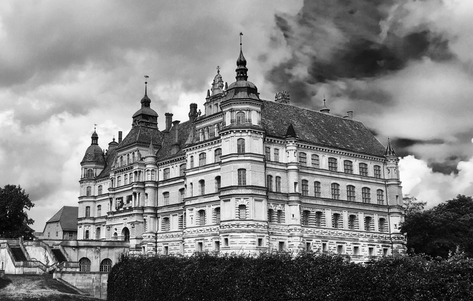 Apple iPhone SE sample photo. Güstrow, castle, mecklenburg photography