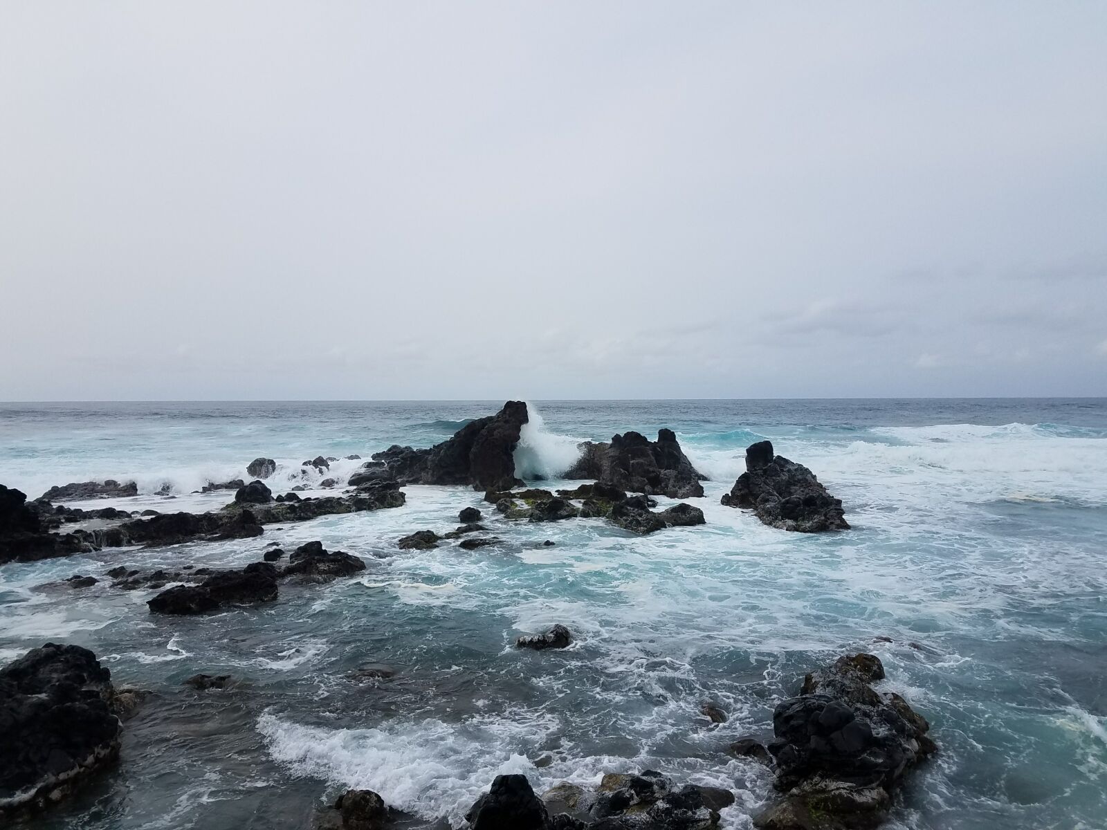Samsung Galaxy S7 Edge sample photo. Hawaii, ocean, rocky, waves photography