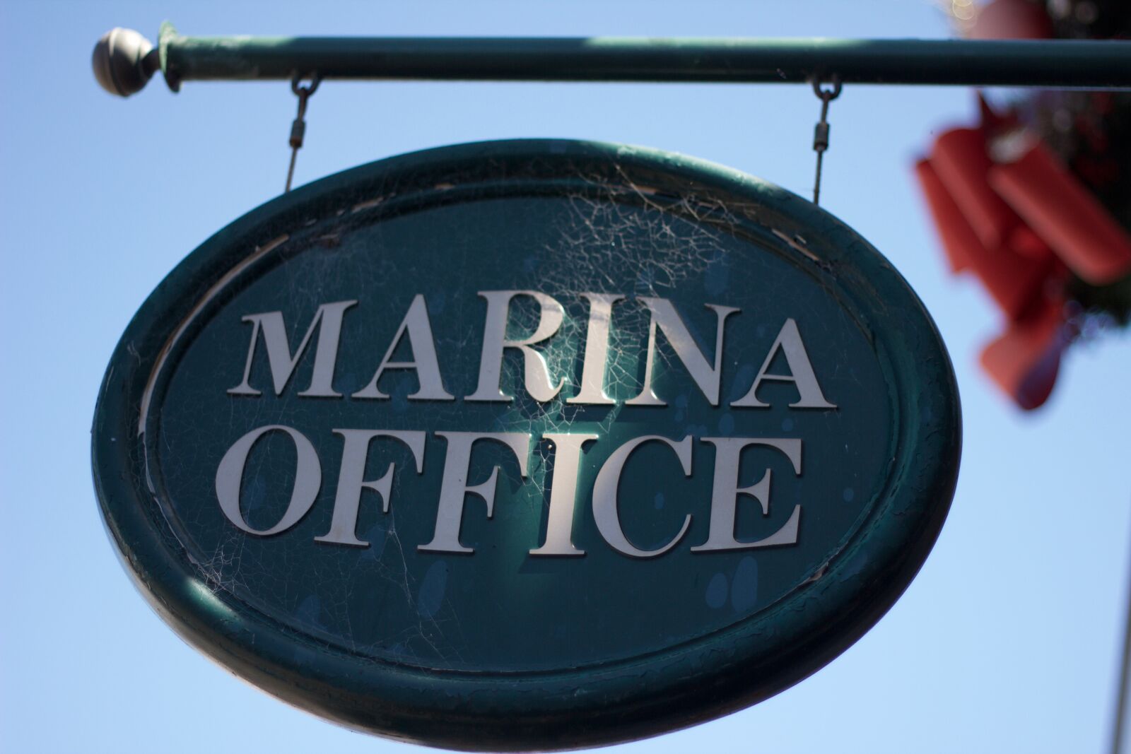Canon EOS 550D (EOS Rebel T2i / EOS Kiss X4) sample photo. Marina, sign, boat photography