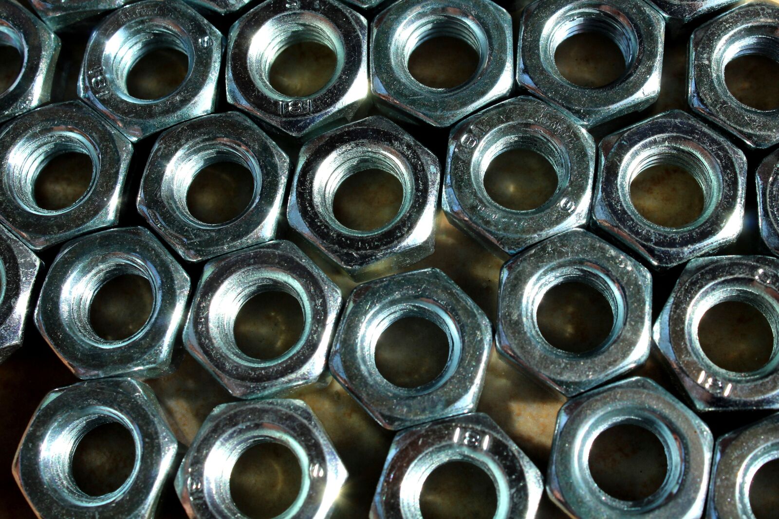 Canon EOS 1200D (EOS Rebel T5 / EOS Kiss X70 / EOS Hi) sample photo. Nuts, metal, the industry photography