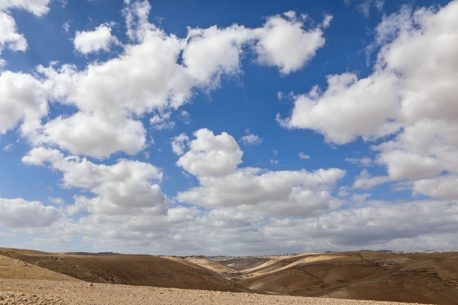 Canon EOS 5D Mark IV sample photo. Clouds, desert, landscape photography