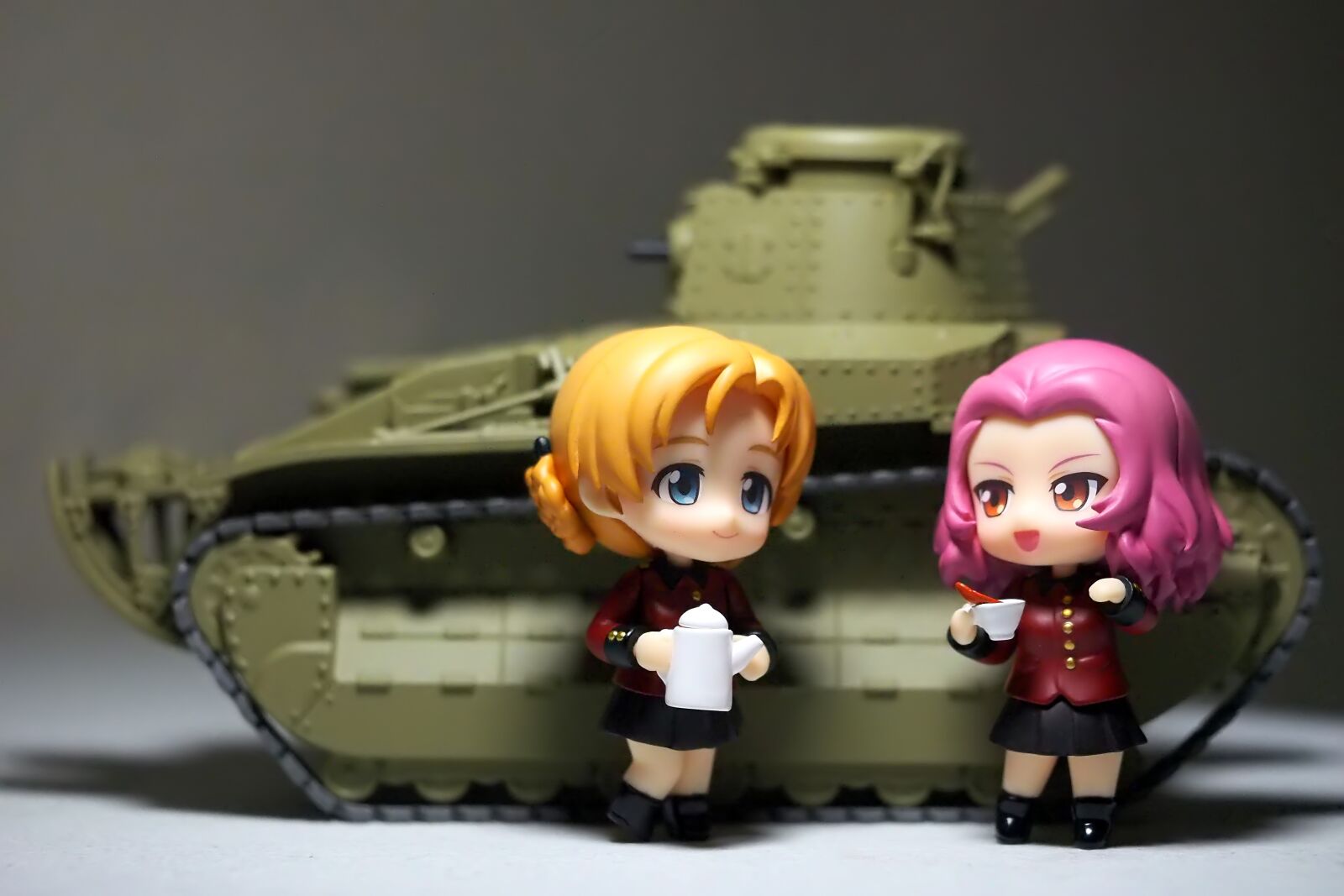 Olympus M.Zuiko Digital ED 60mm F2.8 Macro sample photo. Girls, and, panzer photography