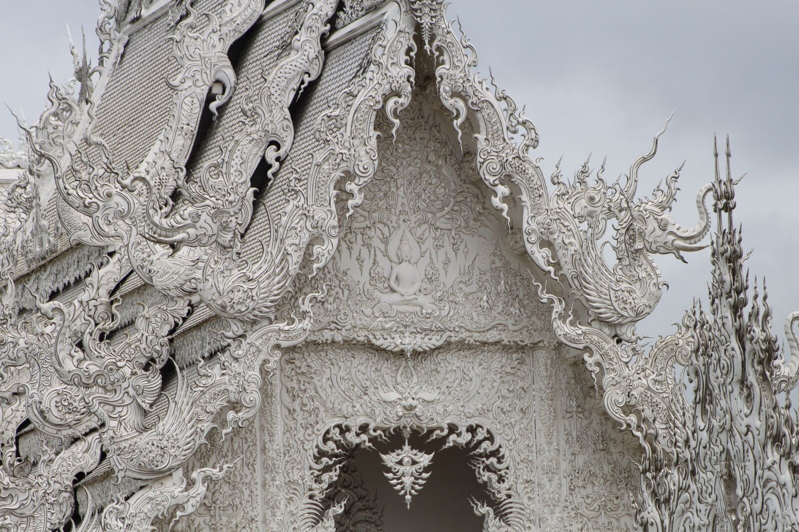 Canon EOS 500D (EOS Rebel T1i / EOS Kiss X3) sample photo. Stucco, building, temple photography