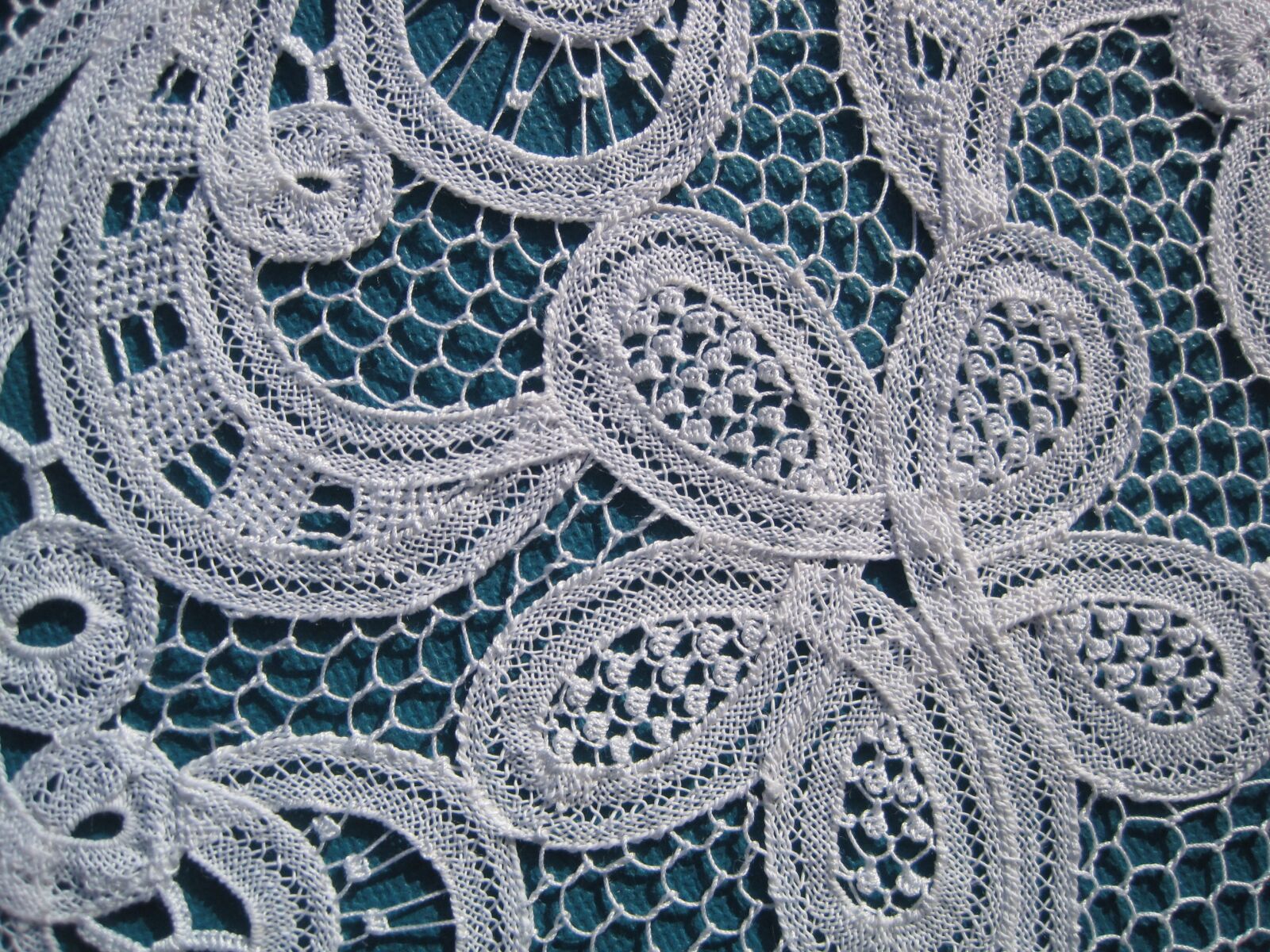 Canon PowerShot SD1200 IS (Digital IXUS 95 IS / IXY Digital 110 IS) sample photo. Embroidery, lace, luxeuil photography
