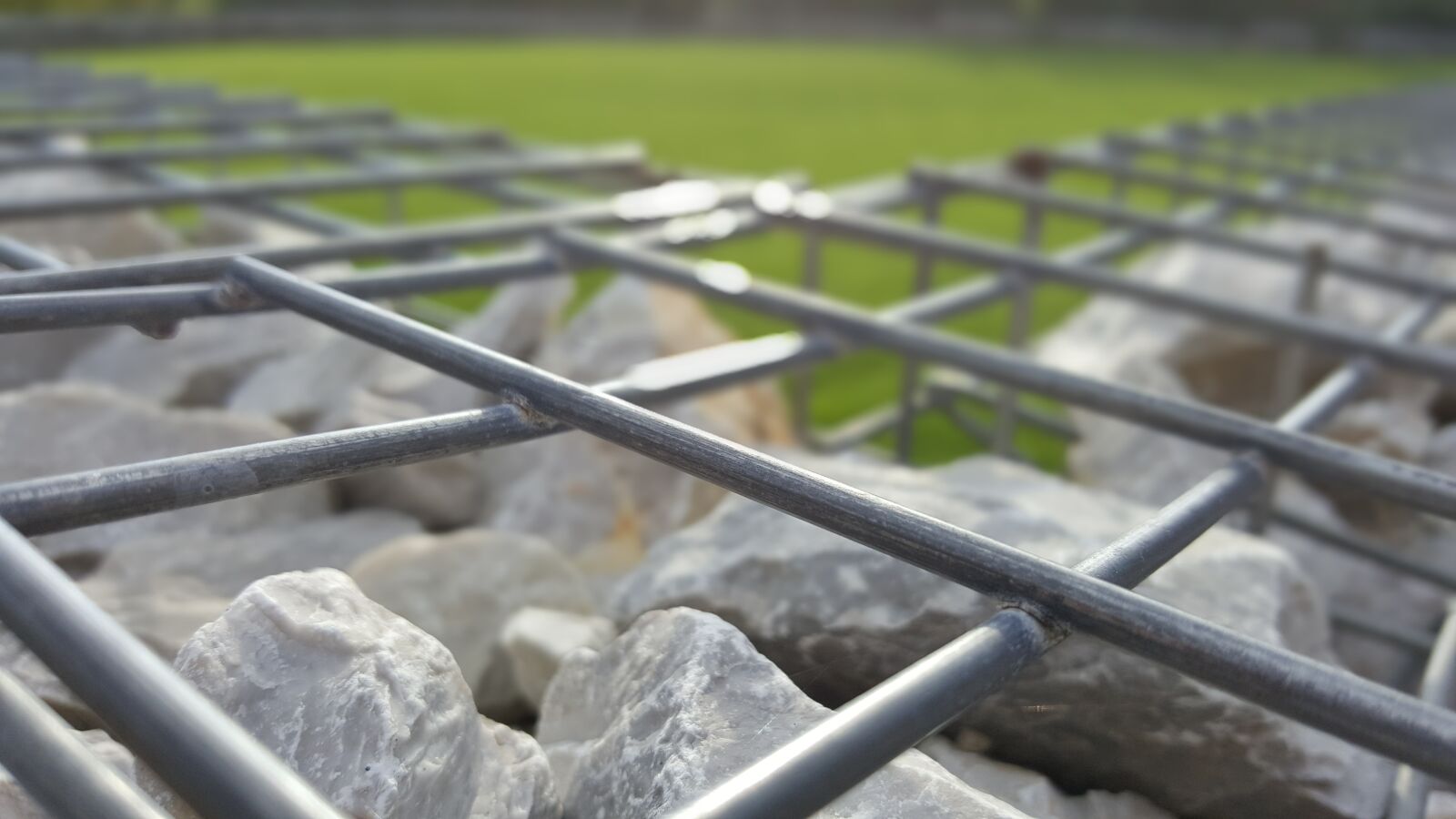 Samsung Galaxy S6 sample photo. Cliff, stone, metal photography