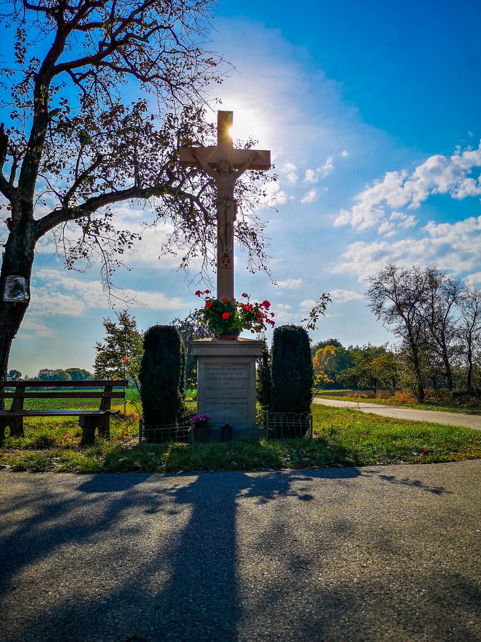 HUAWEI CLT-L09 sample photo. Cross, sun, autumn photography