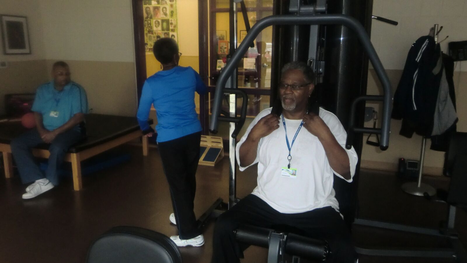 CASIO EX-Z2000 sample photo. Gym, workout, seniors photography