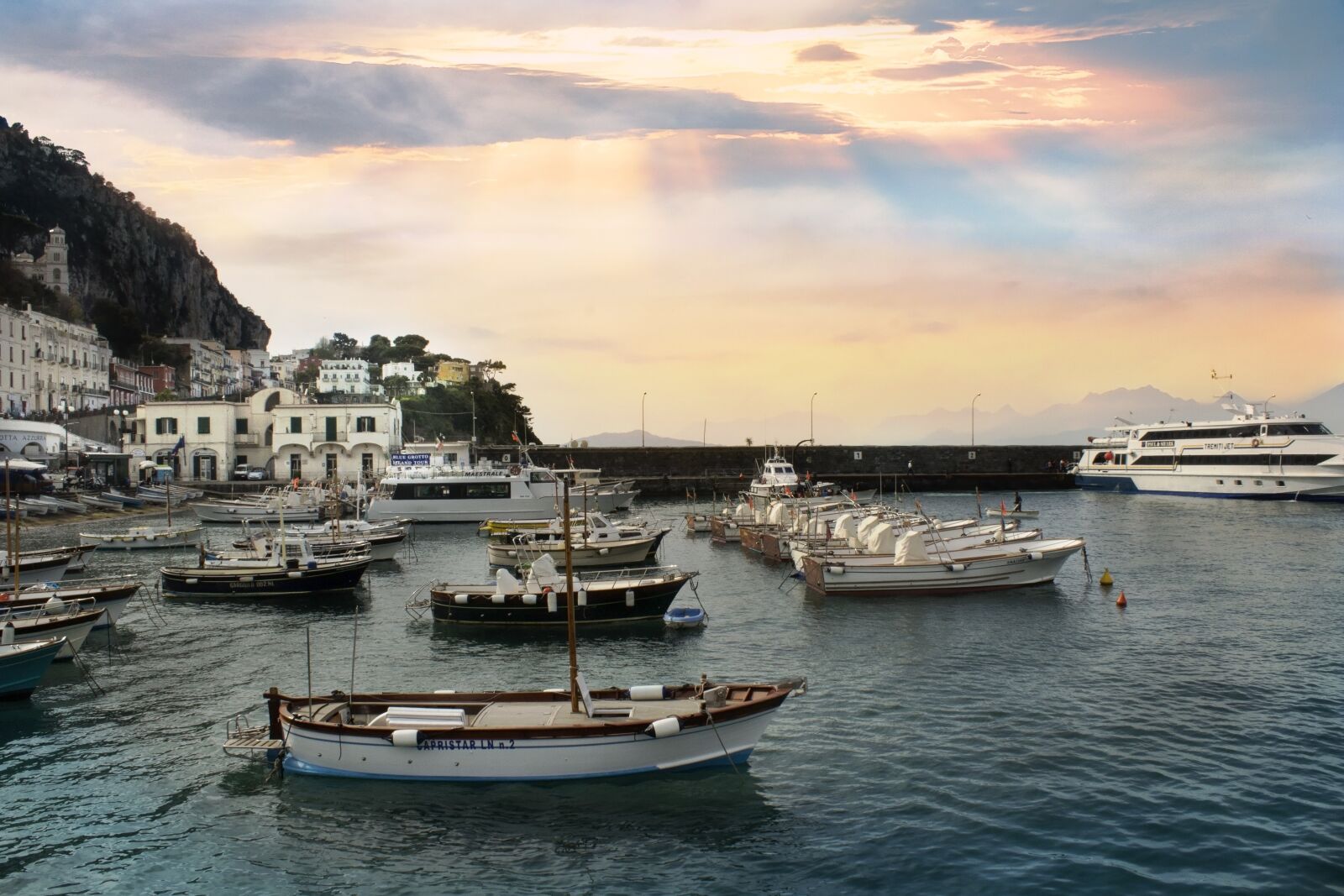 Canon EOS 600D (Rebel EOS T3i / EOS Kiss X5) sample photo. Boats, italy, mediterranean sea photography