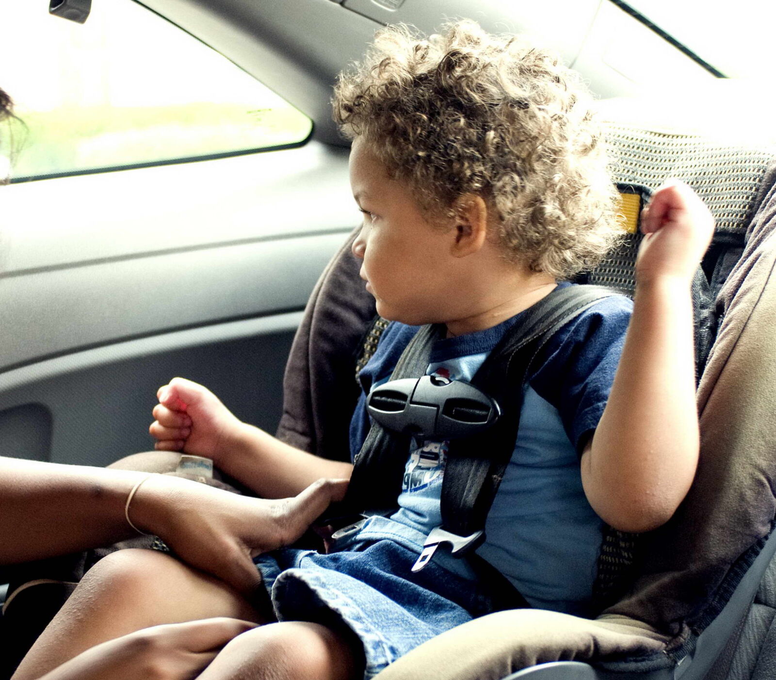 Nikon D300 sample photo. Child, safety, seat, car photography
