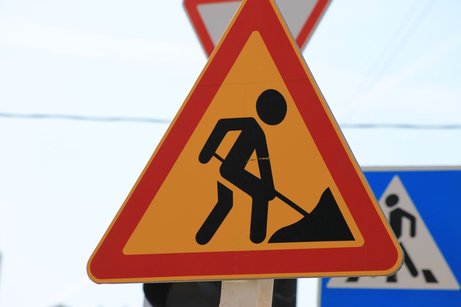 Canon EOS 1100D (EOS Rebel T3 / EOS Kiss X50) sample photo. Road sign, road works photography