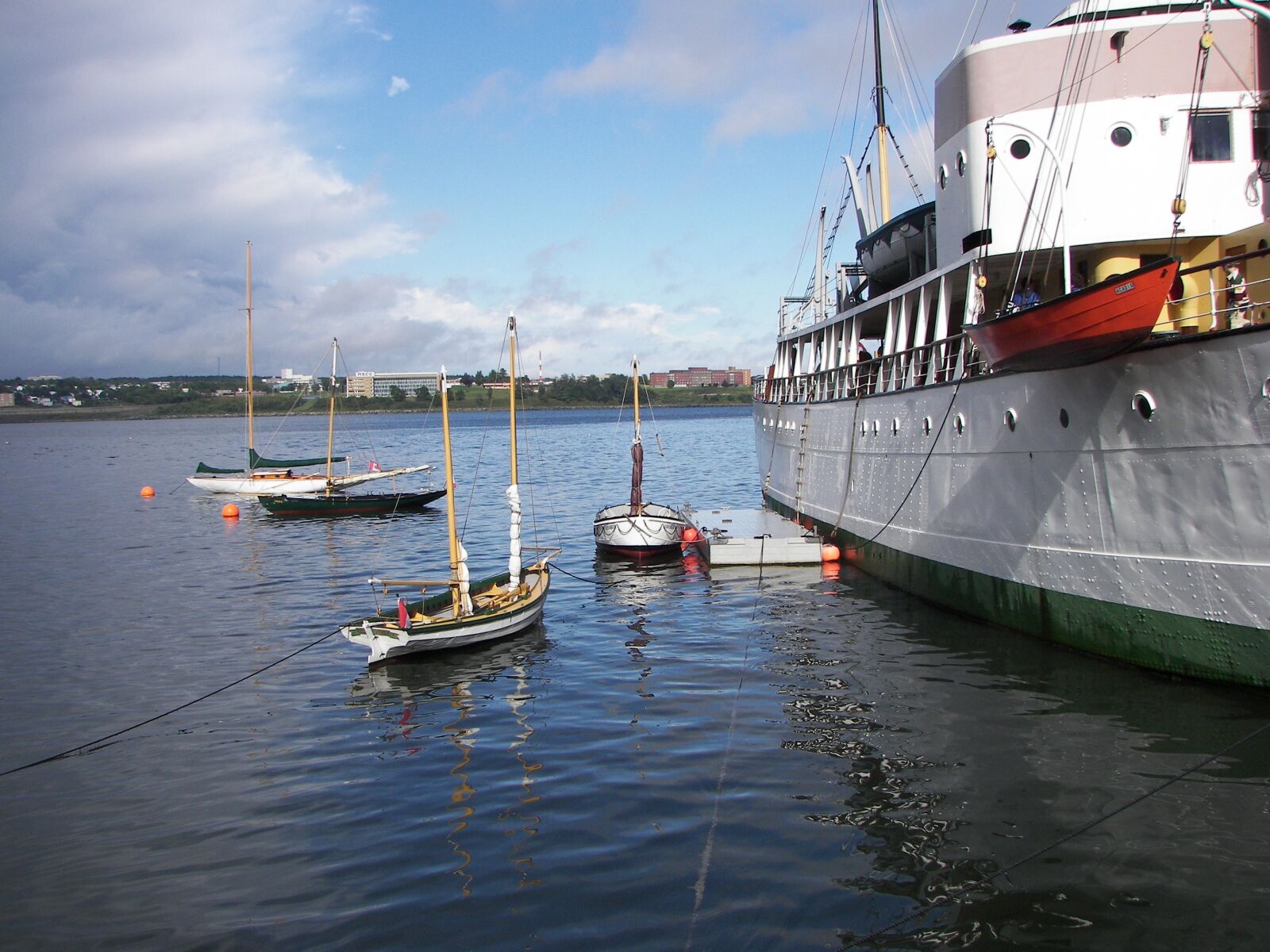 Kodak P712 ZOOM DIGITAL CAMERA sample photo. Halifax harbour, ocean, boat photography