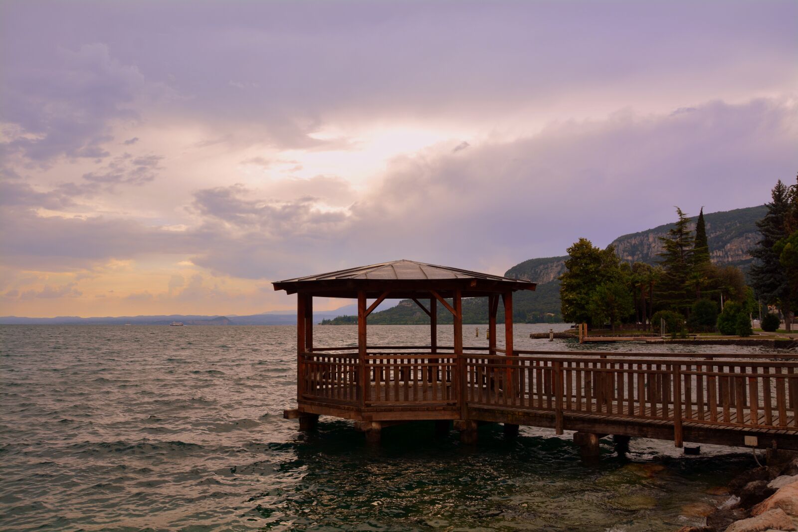 Nikon D7100 sample photo. Gazebo, lake, water photography
