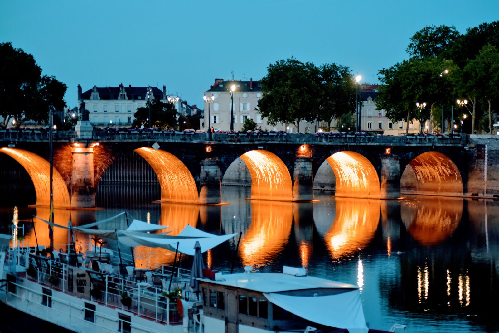 Nikon D750 sample photo. Bridge, tunnels, reflection photography