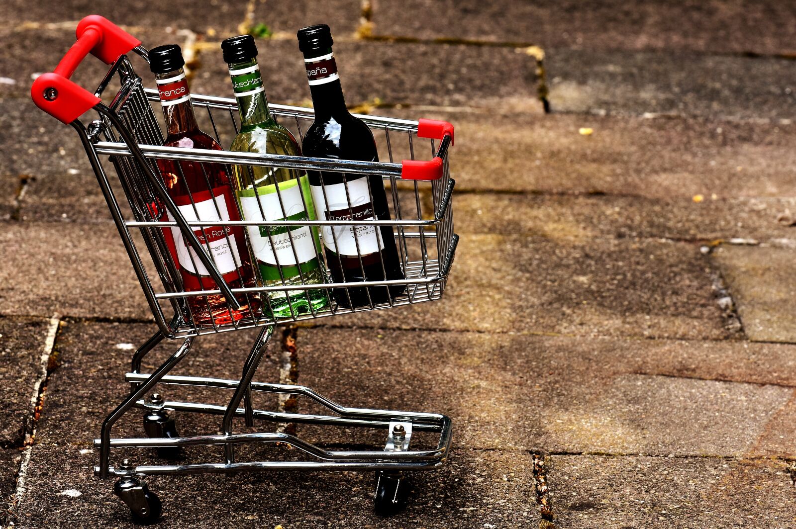Nikon D7200 sample photo. Shopping cart, wine bottles photography